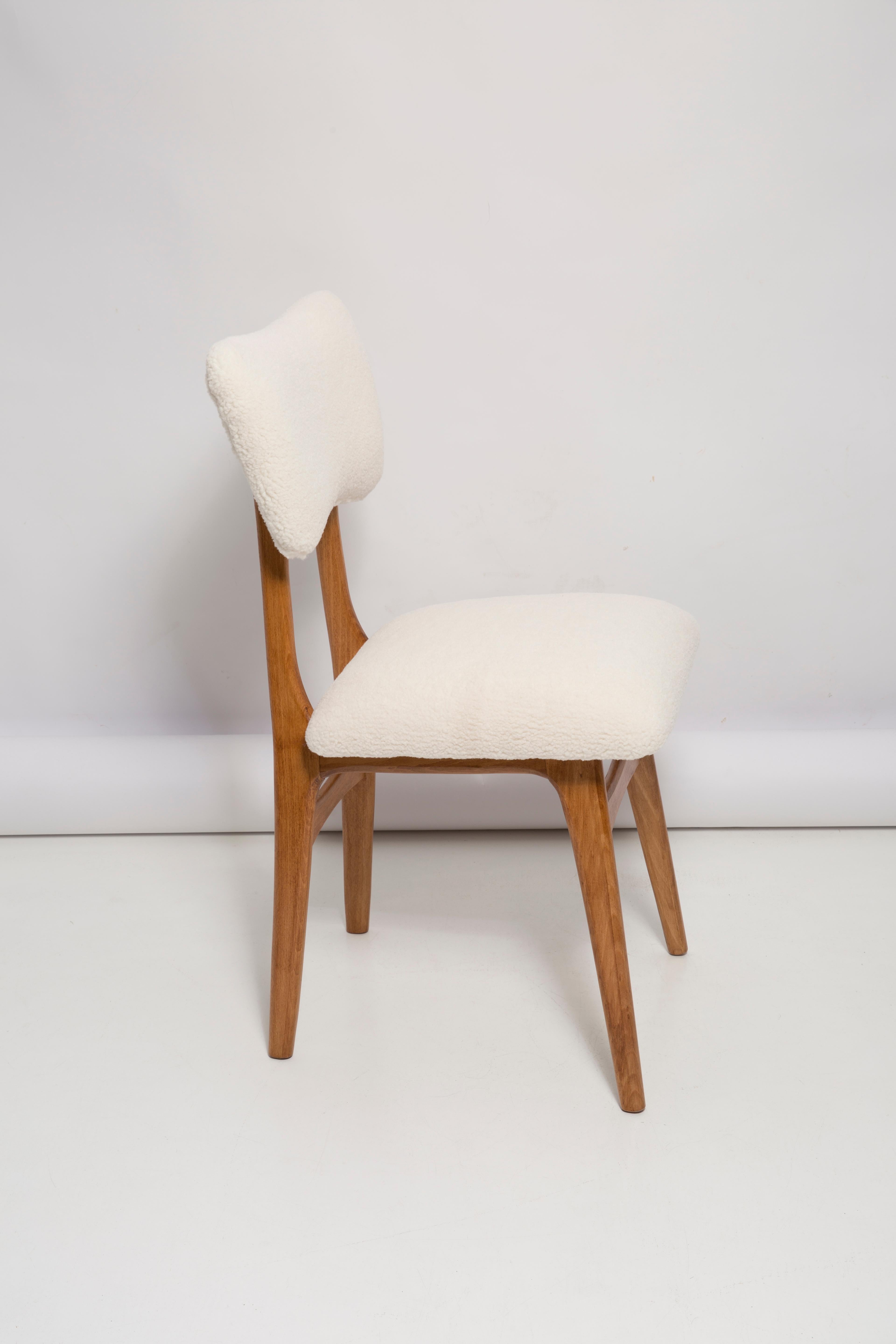 Polish Set of Twelve 20th Century Light Cream Boucle Butterfly Chairs, Europe, 1960s For Sale