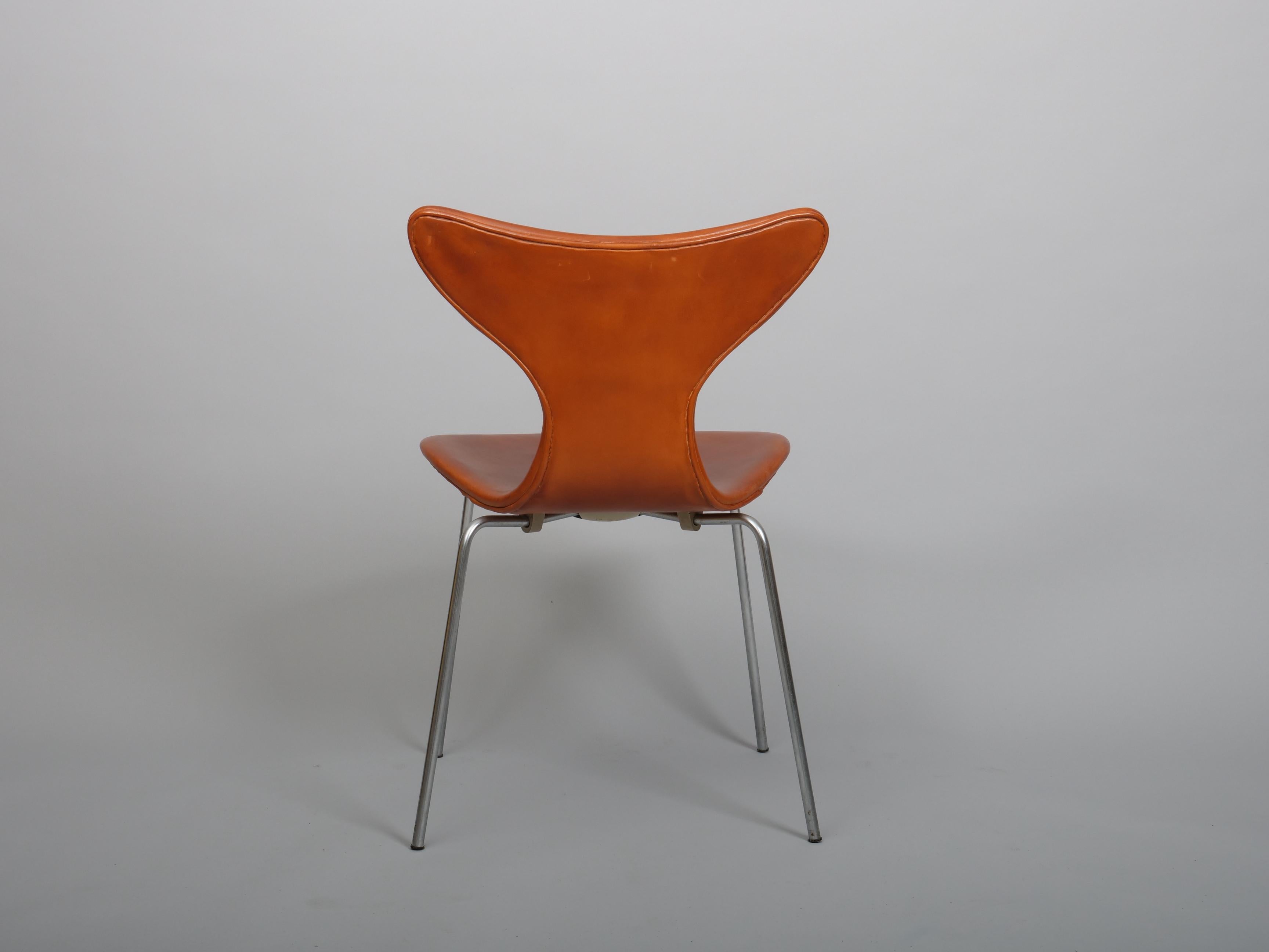 Late 20th Century Set of twelve Arne Jacobsen 'Lily' chair For Sale