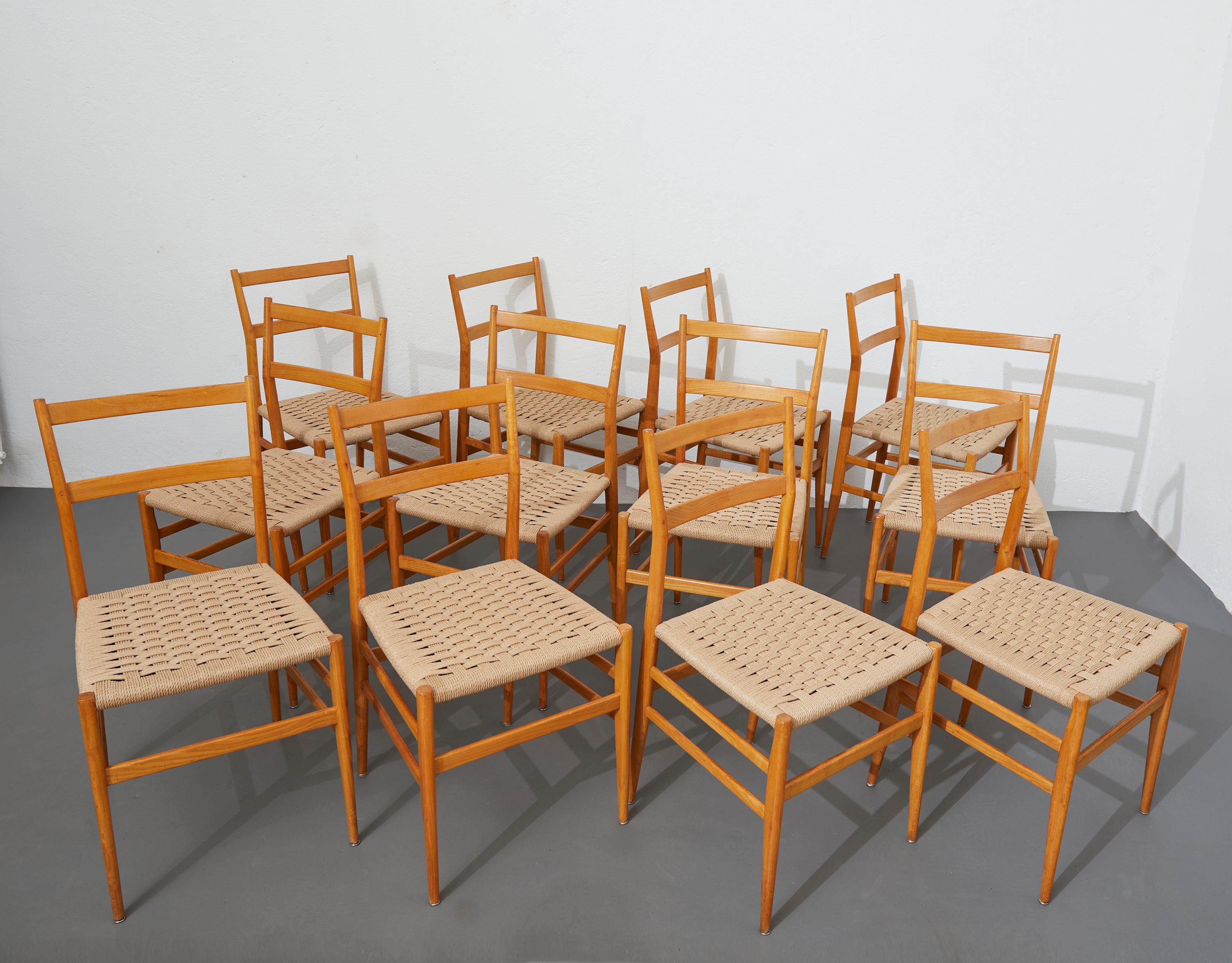 Mid-Century Modern Set of Twelve Ash Wood Leggera Dining Chairs by Gio Ponti for Cassina, Italy