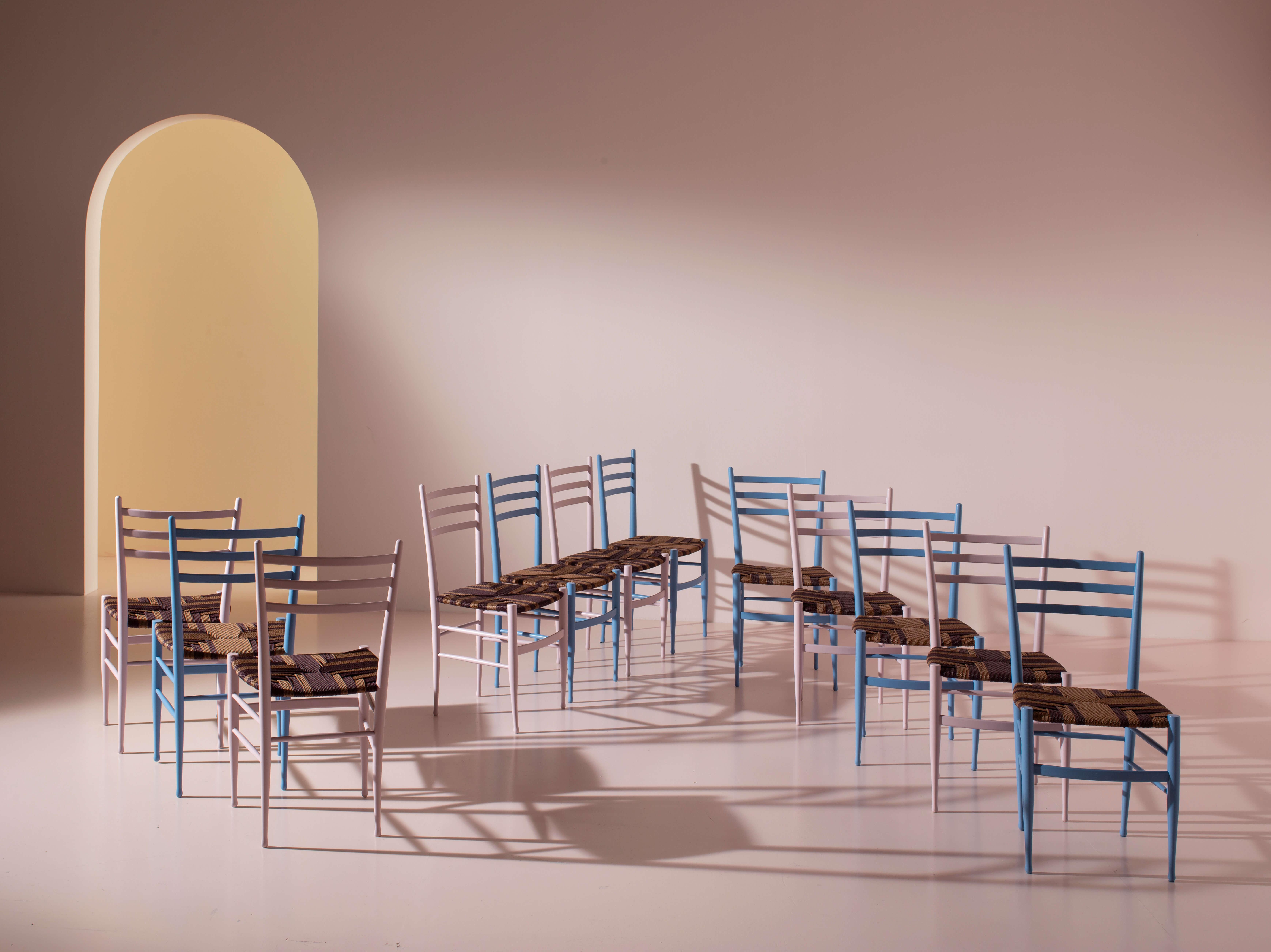 Ensemble de douze chaises Chiavari modèle Baletta, Italie, années 1960 en vente 9
