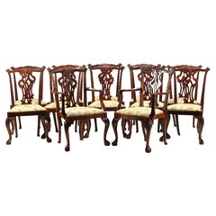 Ensemble de douze chaises de salle à manger de style Chippendale, 19ème siècle anglais