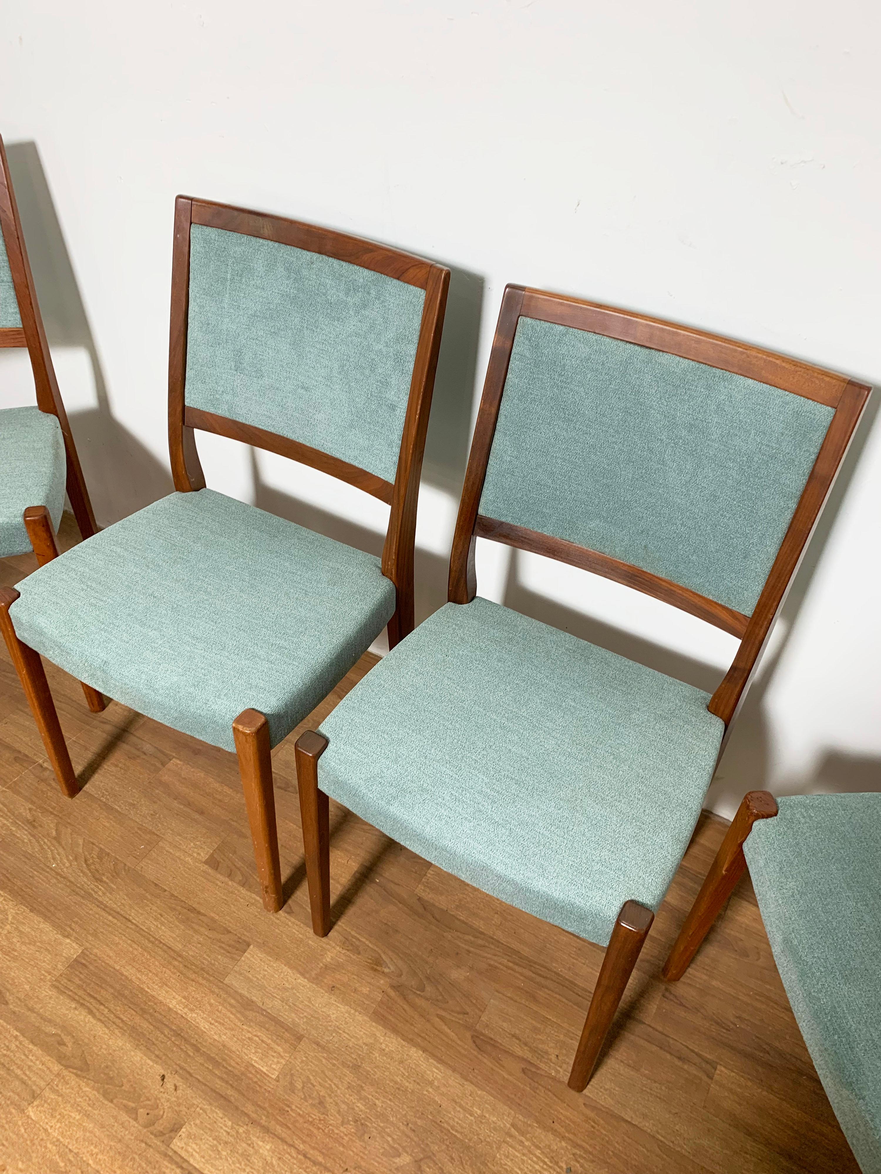 Set of Twelve Danish Modern Teak Dining Chairs by Svegards, Sweden, Circa 1970s 5