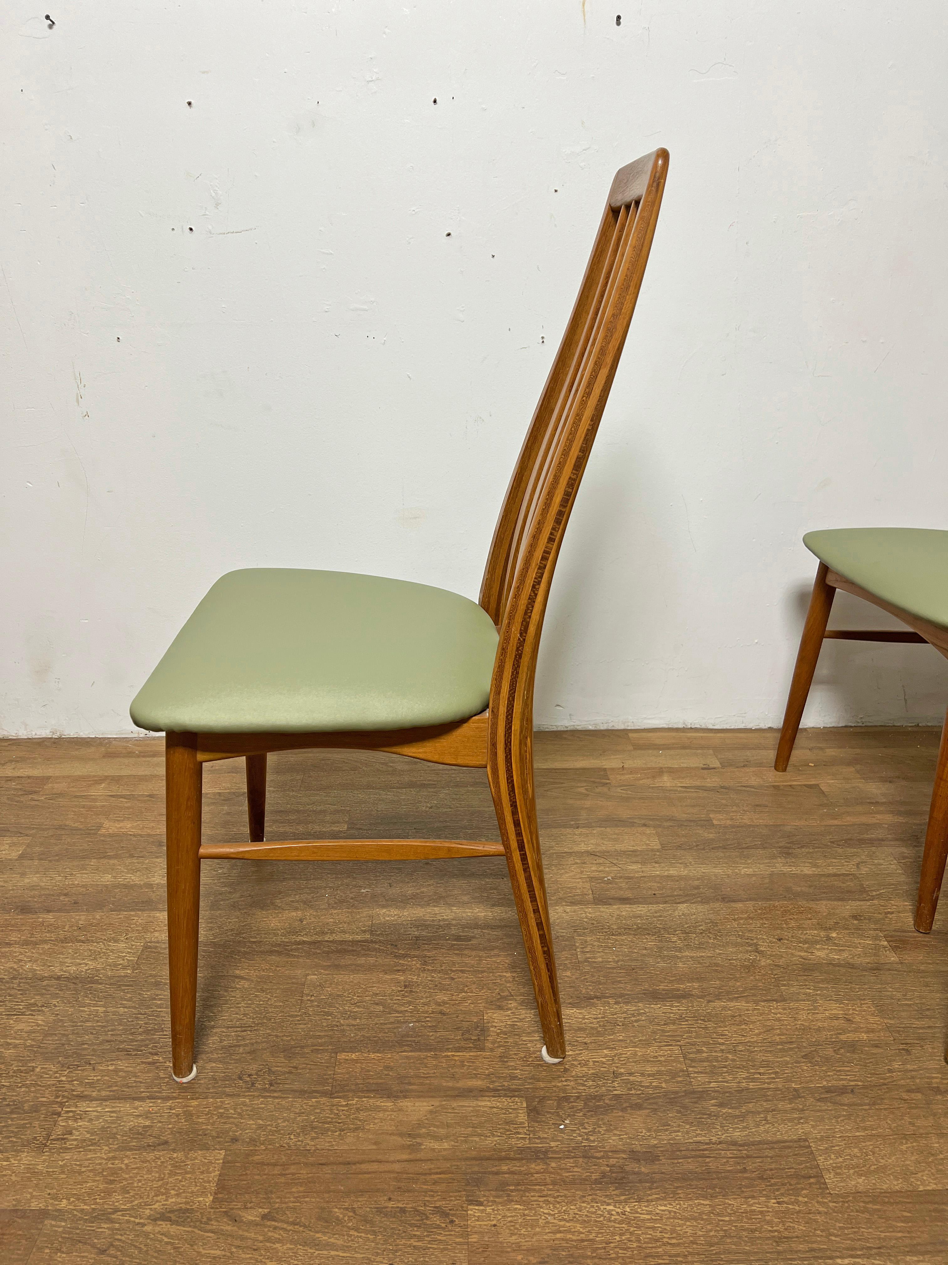 Set di dodici sedie da pranzo danesi in teak 