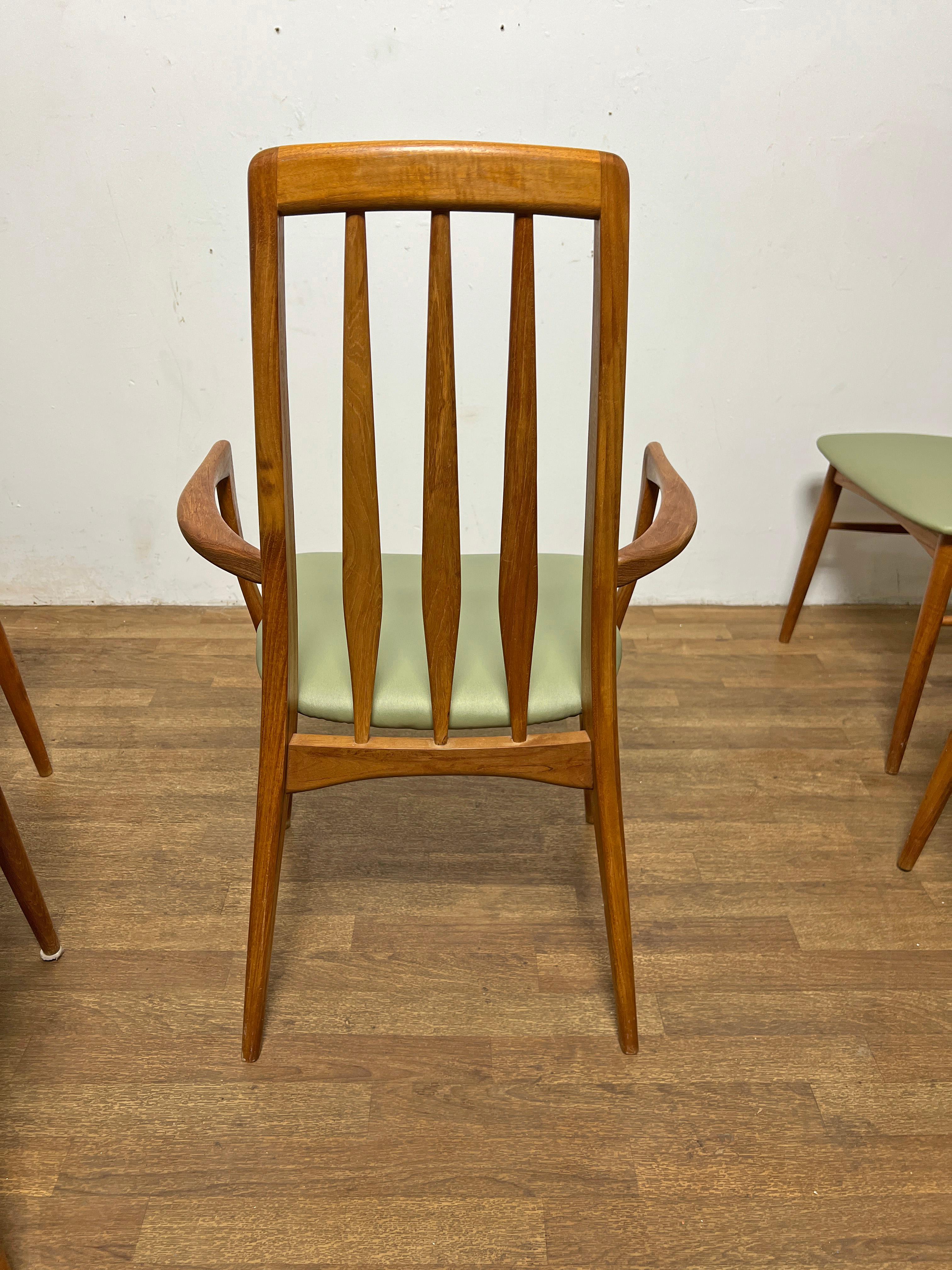 Tappezzeria Set di dodici sedie da pranzo danesi in teak 
