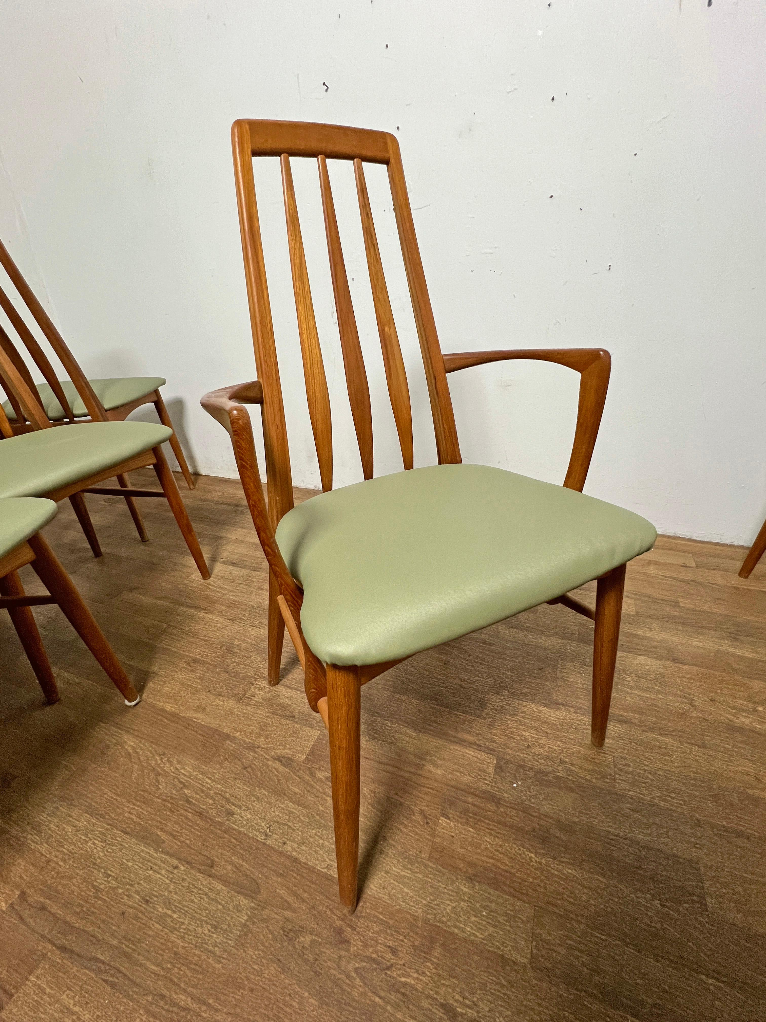 Set di dodici sedie da pranzo danesi in teak 