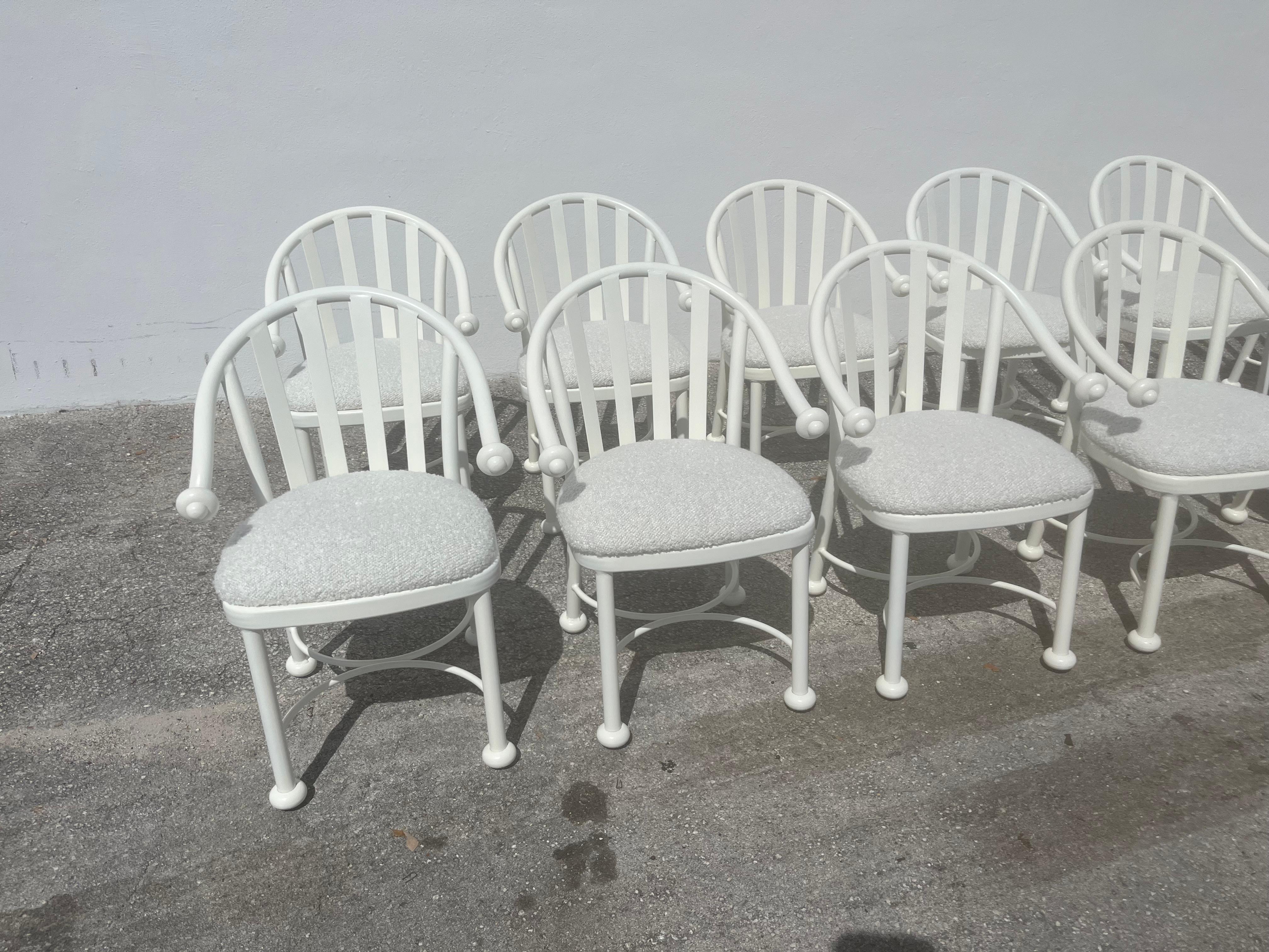 Americano Set di dodici sedie da pranzo di design, seta crema, Kravet Boucle Beige in vendita