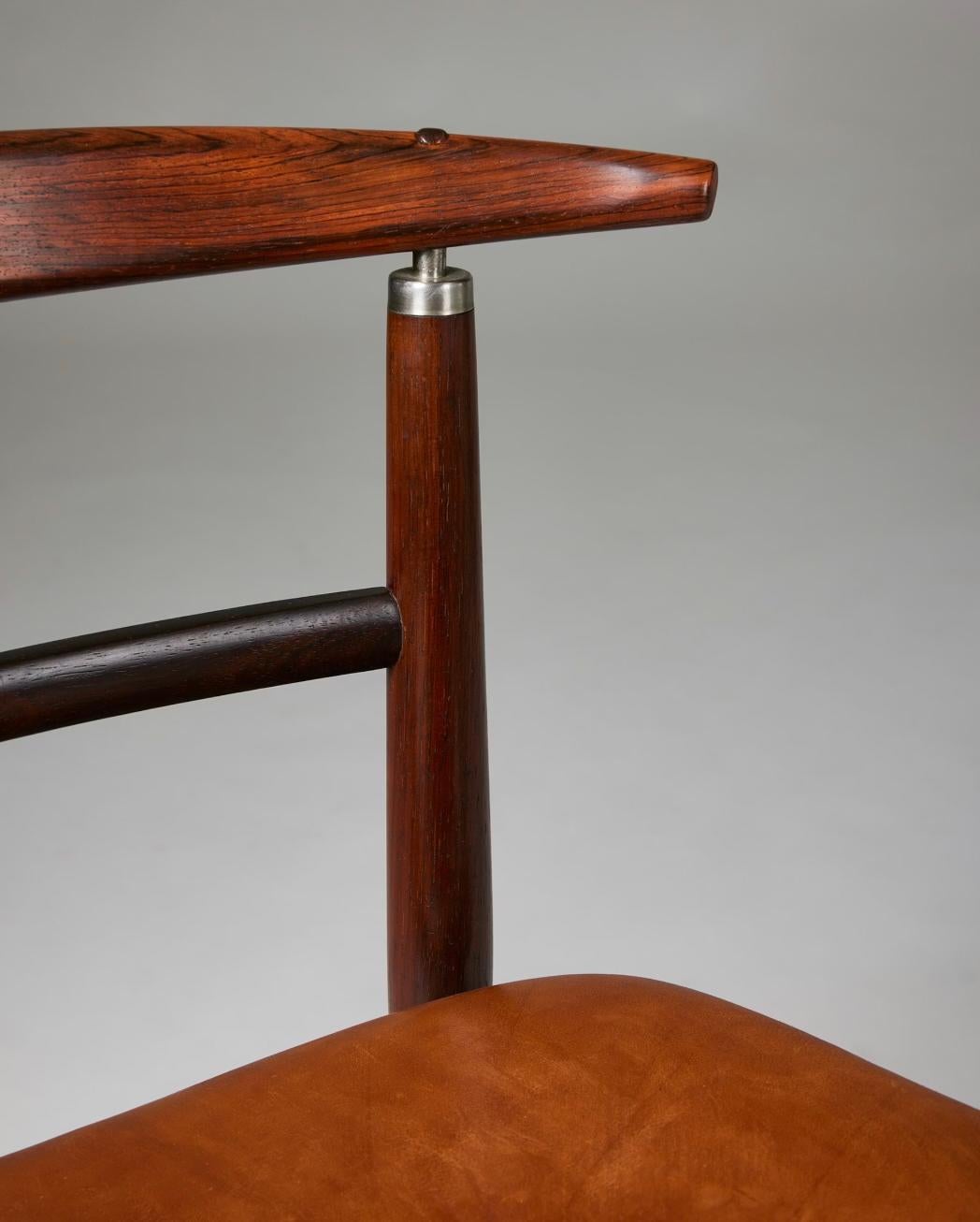 Satz von zwölf EsszimmerstühlenGestaltet von Börge Rammeskov für Helge Sibast Möbler (Rosenholz) im Angebot