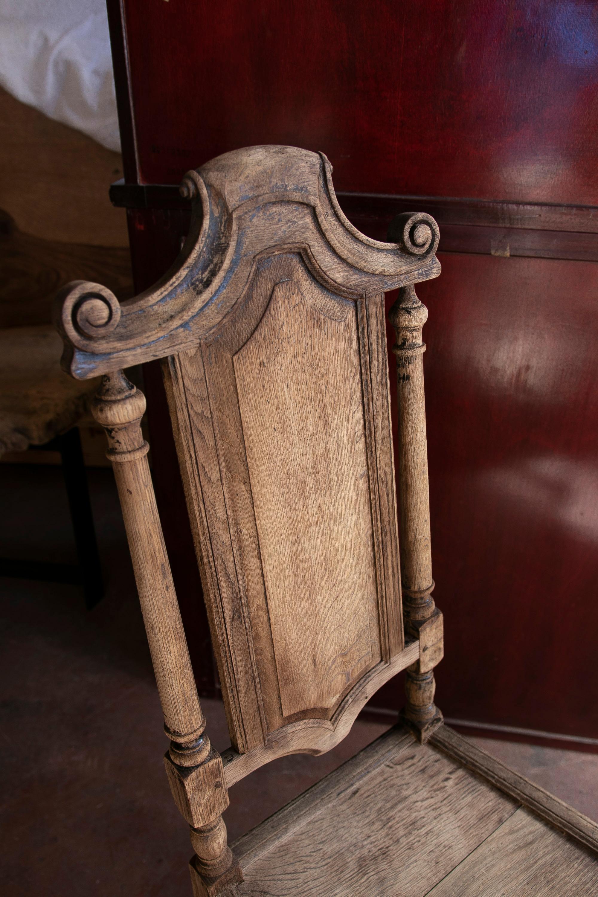 Set of Twelve Elegant Wooden Dining Room Chairs with Backrest For Sale 16