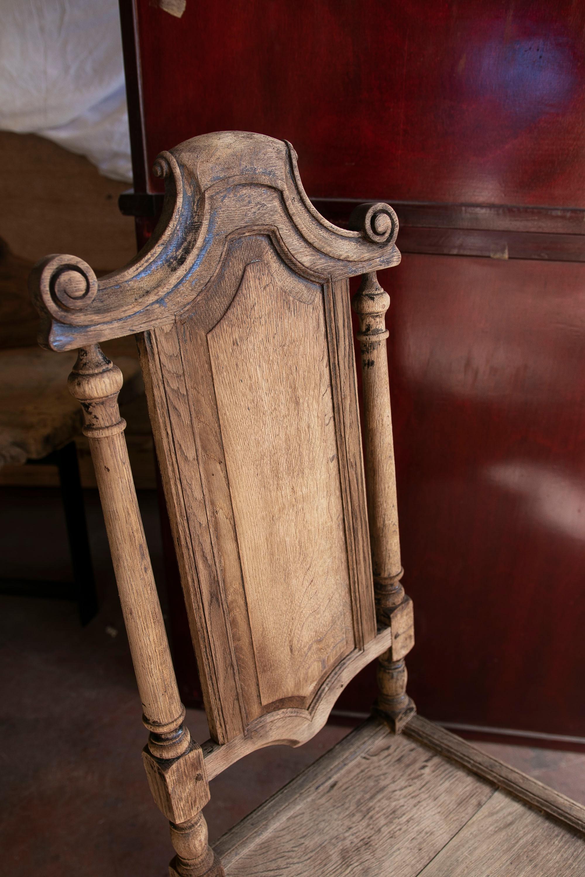 Set of Twelve Elegant Wooden Dining Room Chairs with Backrest For Sale 3
