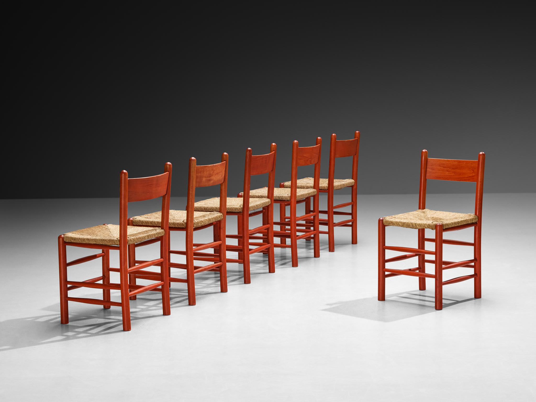 Set di dodici sedie da pranzo francesi con struttura in legno rosso e sedute in paglia in vendita 3