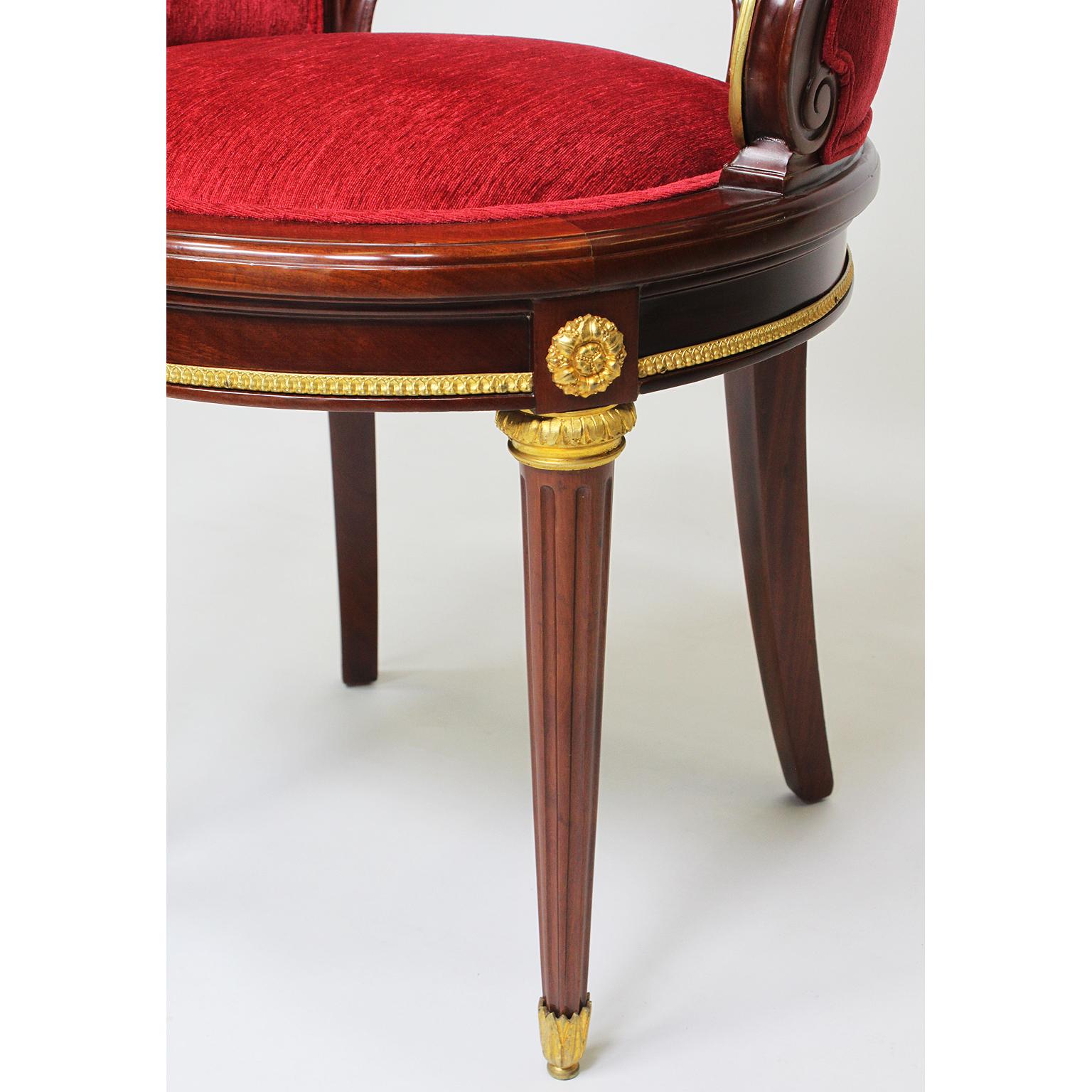 Set von zwölf französischen Ormolu-Esszimmerstühlen im Louis XVI-Stil im Angebot 6