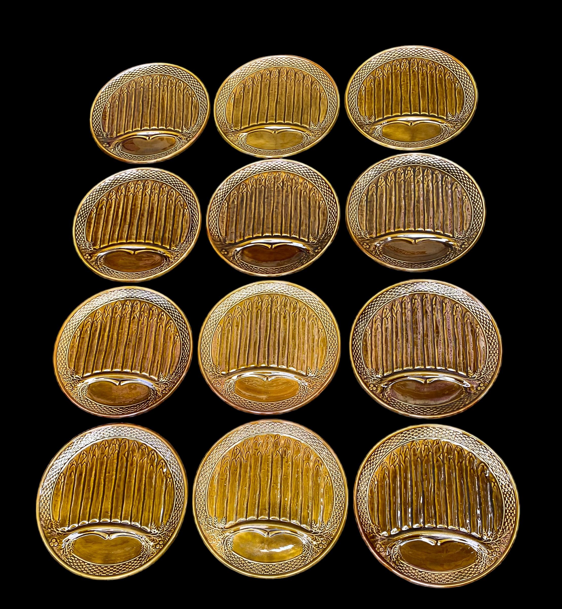 Set of Twelve French Majolica Asparagus Plates, Late 19th C., Relief Decor 10