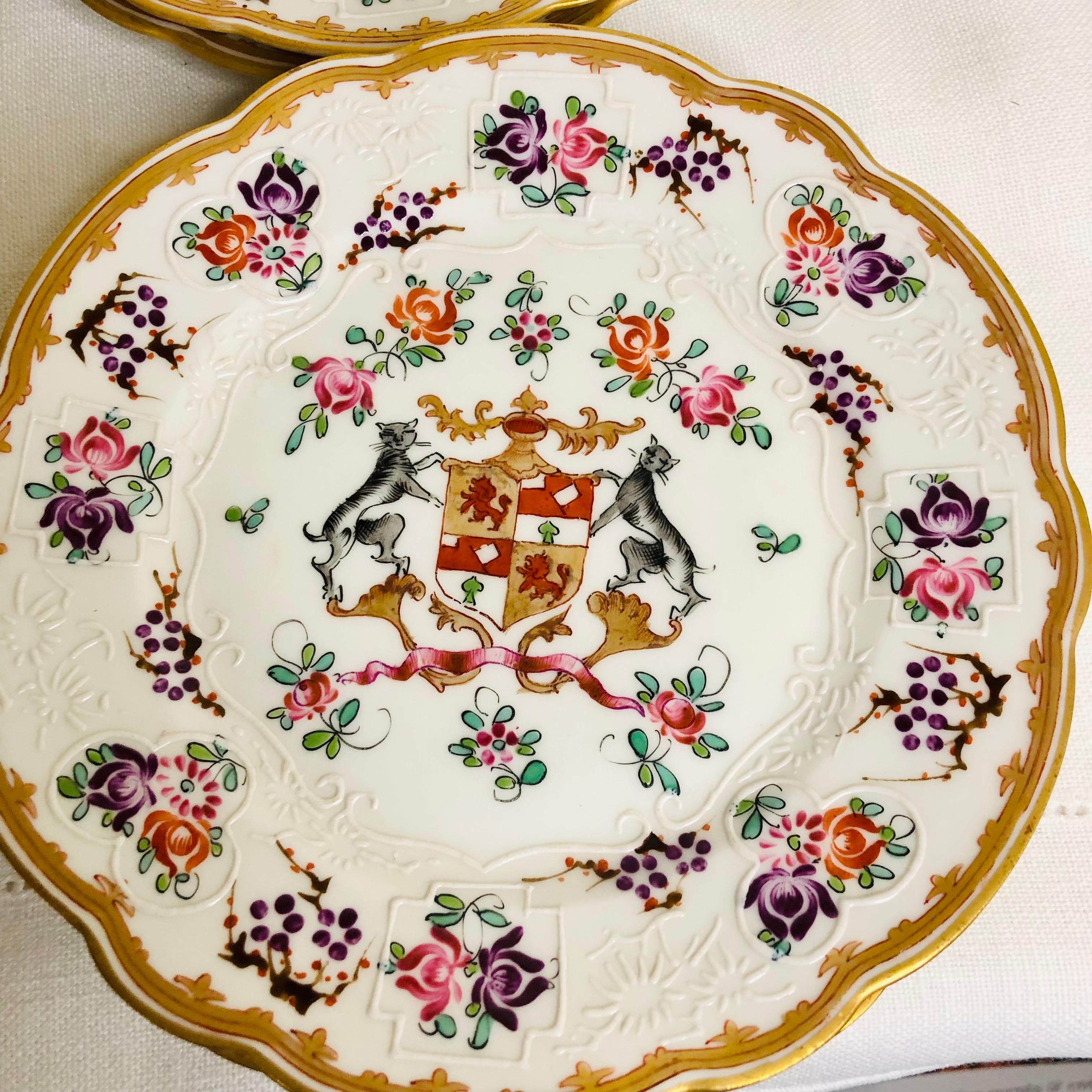 Ensemble de douze assiettes à dessert armoriées en porcelaine de Samson française 8