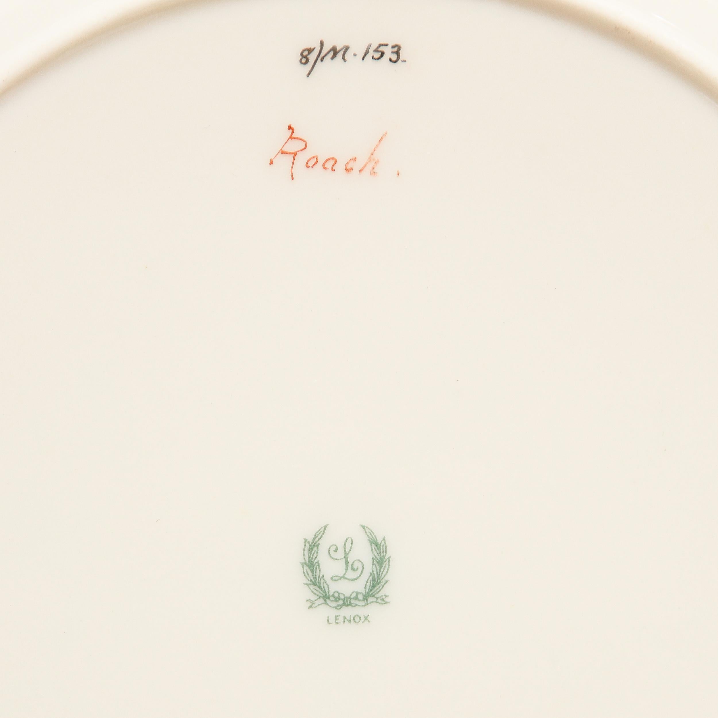 Ensemble de douze assiettes à poisson en porcelaine Lenox peintes à la main et signées William Morley  en vente 5