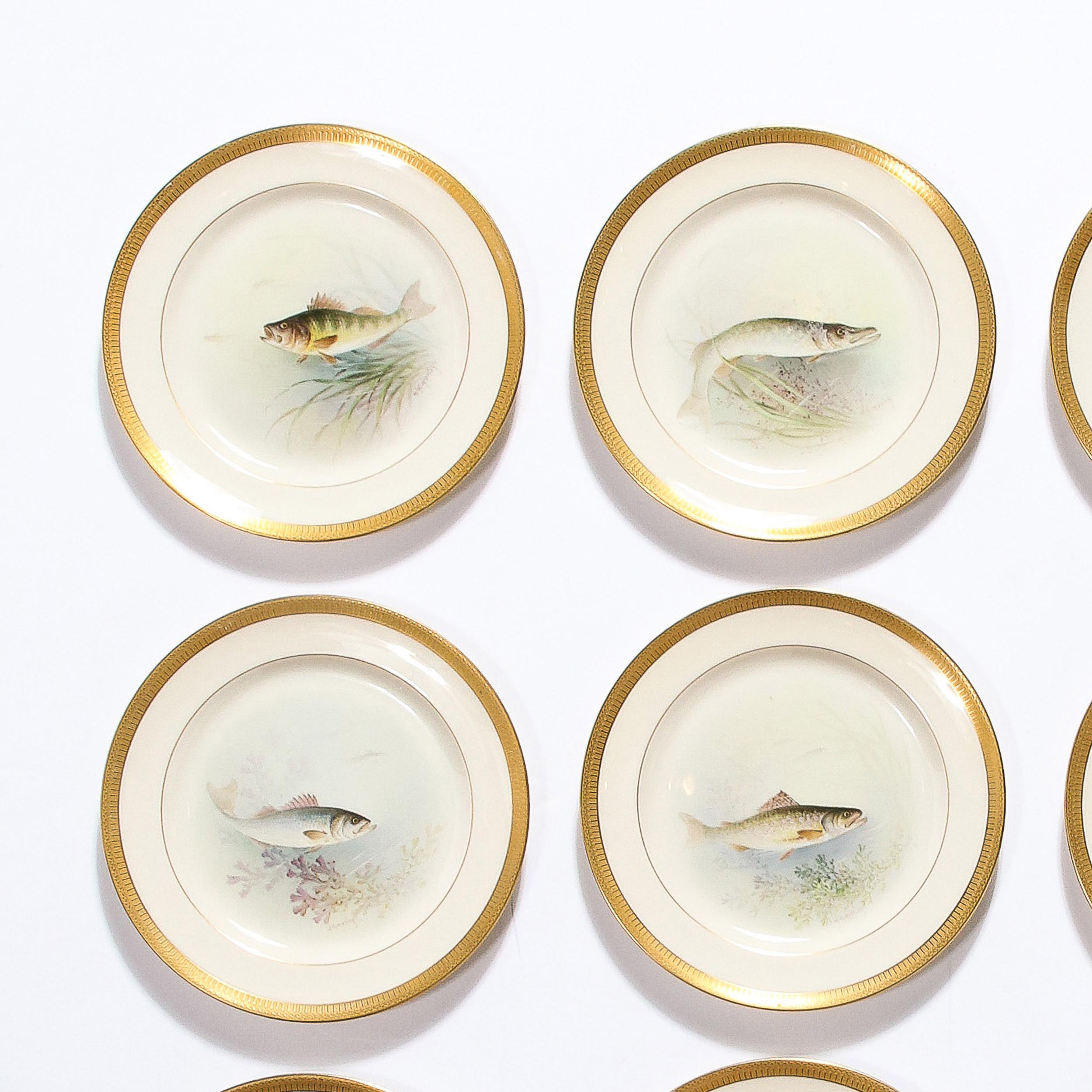 Ensemble de douze assiettes à poisson en porcelaine Lenox peintes à la main et signées William Morley  en vente 6