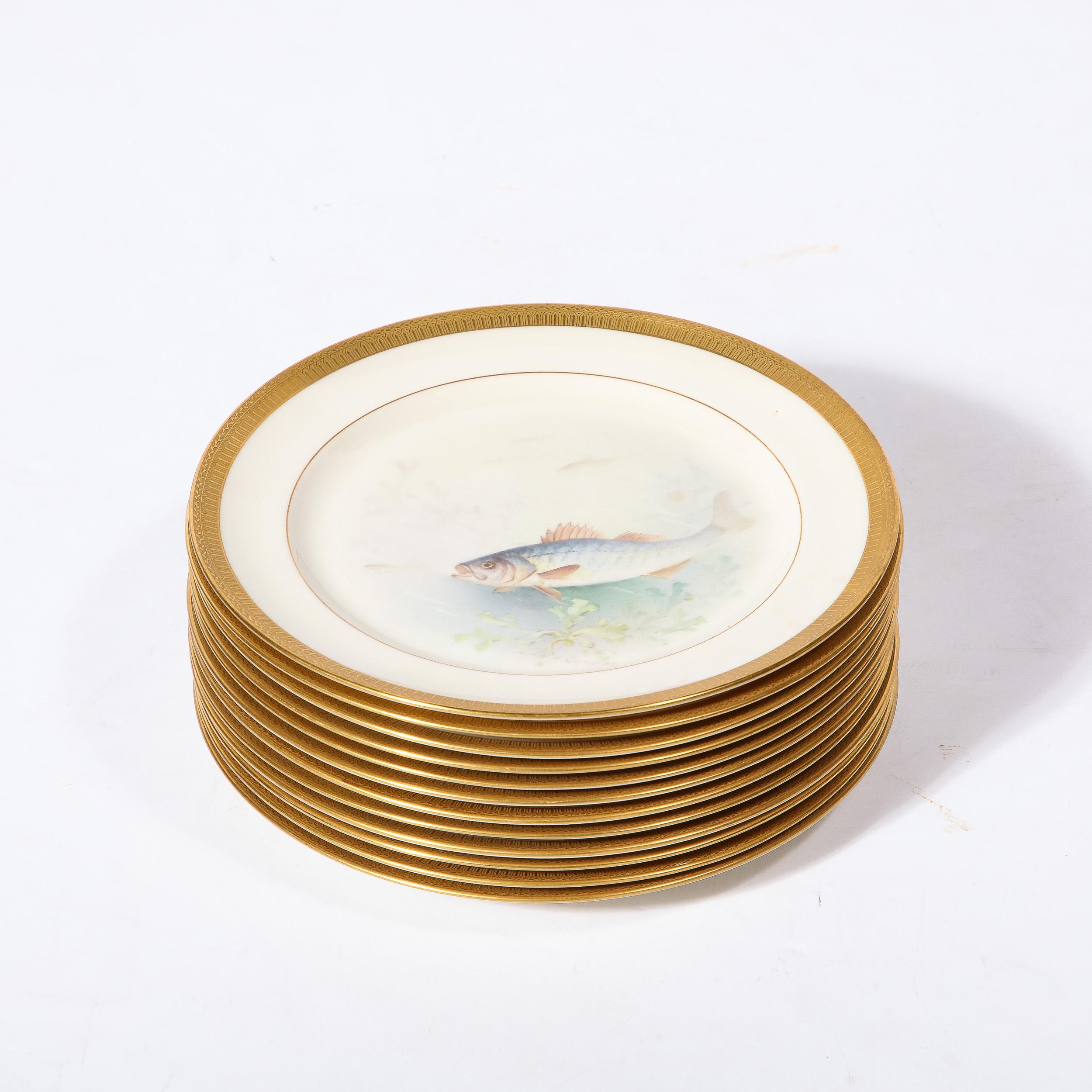 Ensemble de douze assiettes à poisson en porcelaine Lenox peintes à la main et signées William Morley  en vente 10