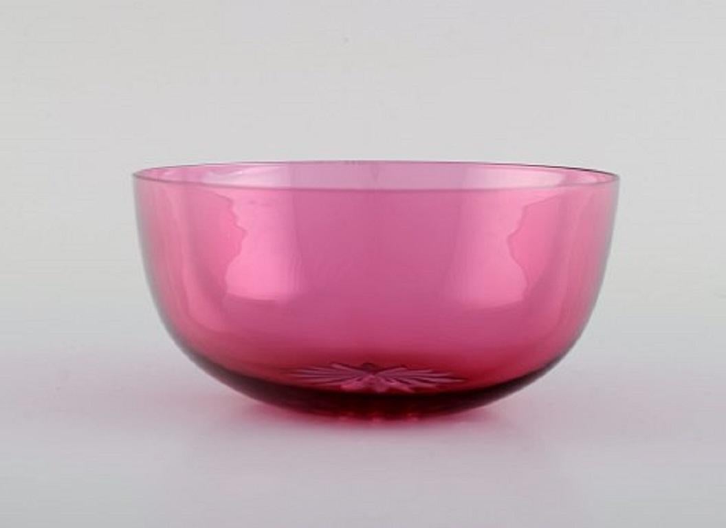 Scandinavian Modern Set of Twelve Holmegaard Bowls in Pink Art Glass, Danish Design, Mid-20th C For Sale