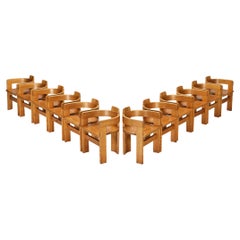 Ensemble de douze fauteuils architecturaux italiens en bois de cyprès