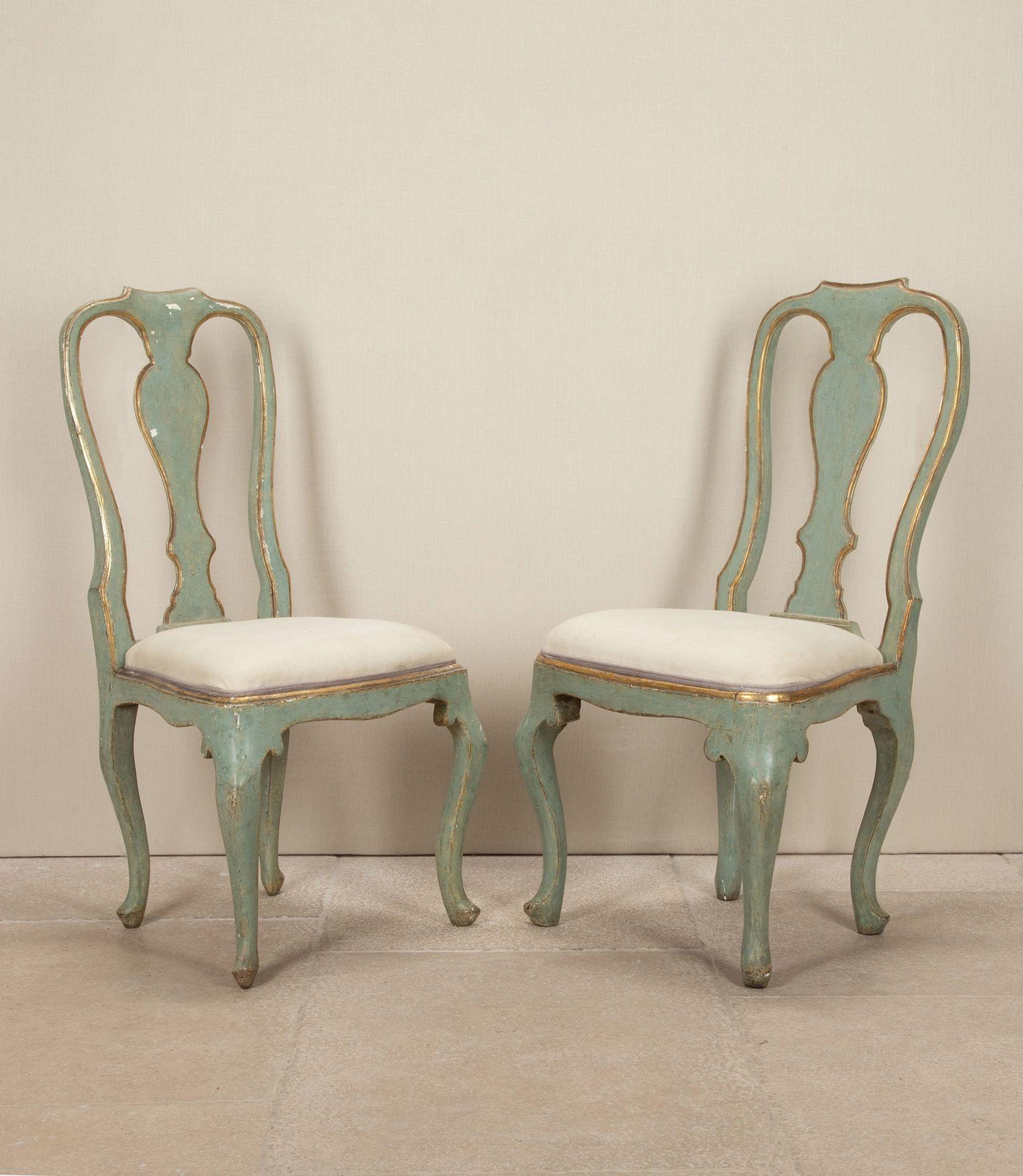 Set of Twelve Late 18th Century Italian Dining Chairs (Italienisch) im Angebot