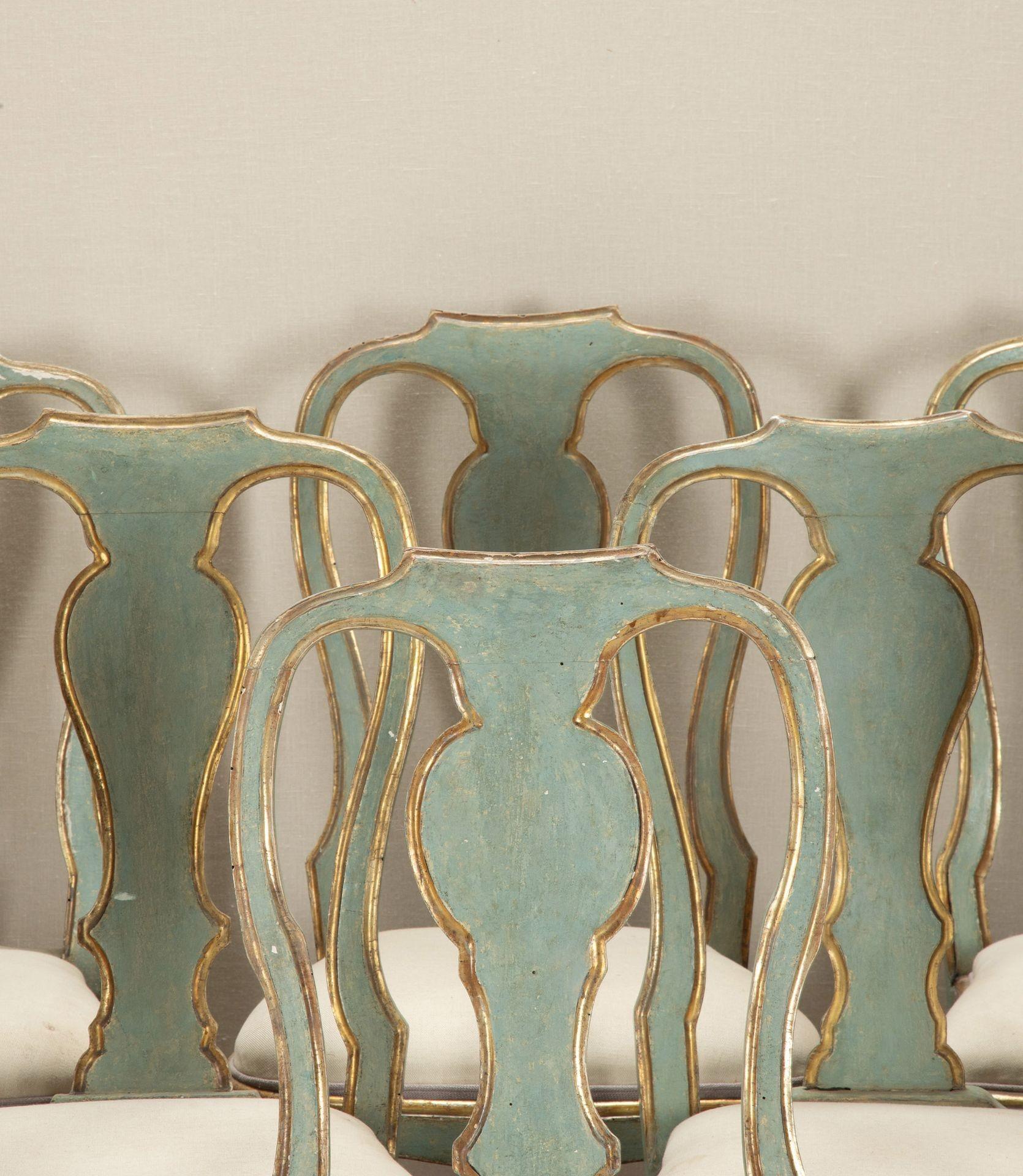 Set of Twelve Late 18th Century Italian Dining Chairs im Zustand „Gut“ im Angebot in Gloucestershire, GB