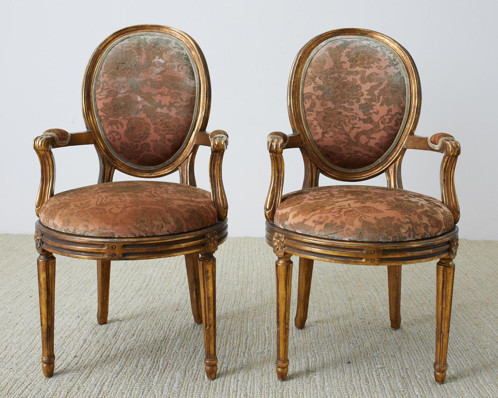 Set of Twelve Louis XVI Style Giltwood Dining Chairs im Zustand „Gut“ in Rio Vista, CA