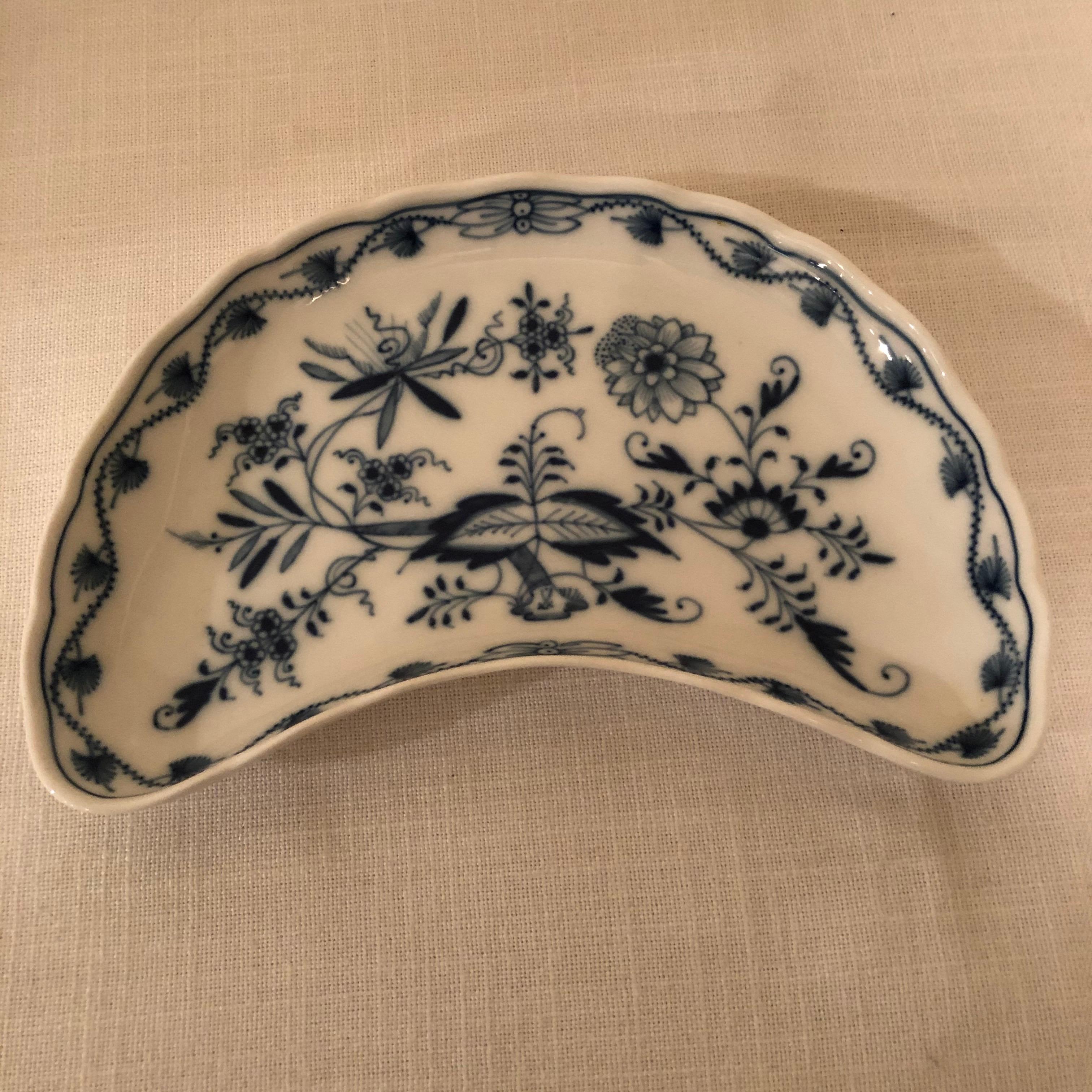 Other Set of Twelve Meissen Blue Onion Large Crescent Shaped Dishes For Sale