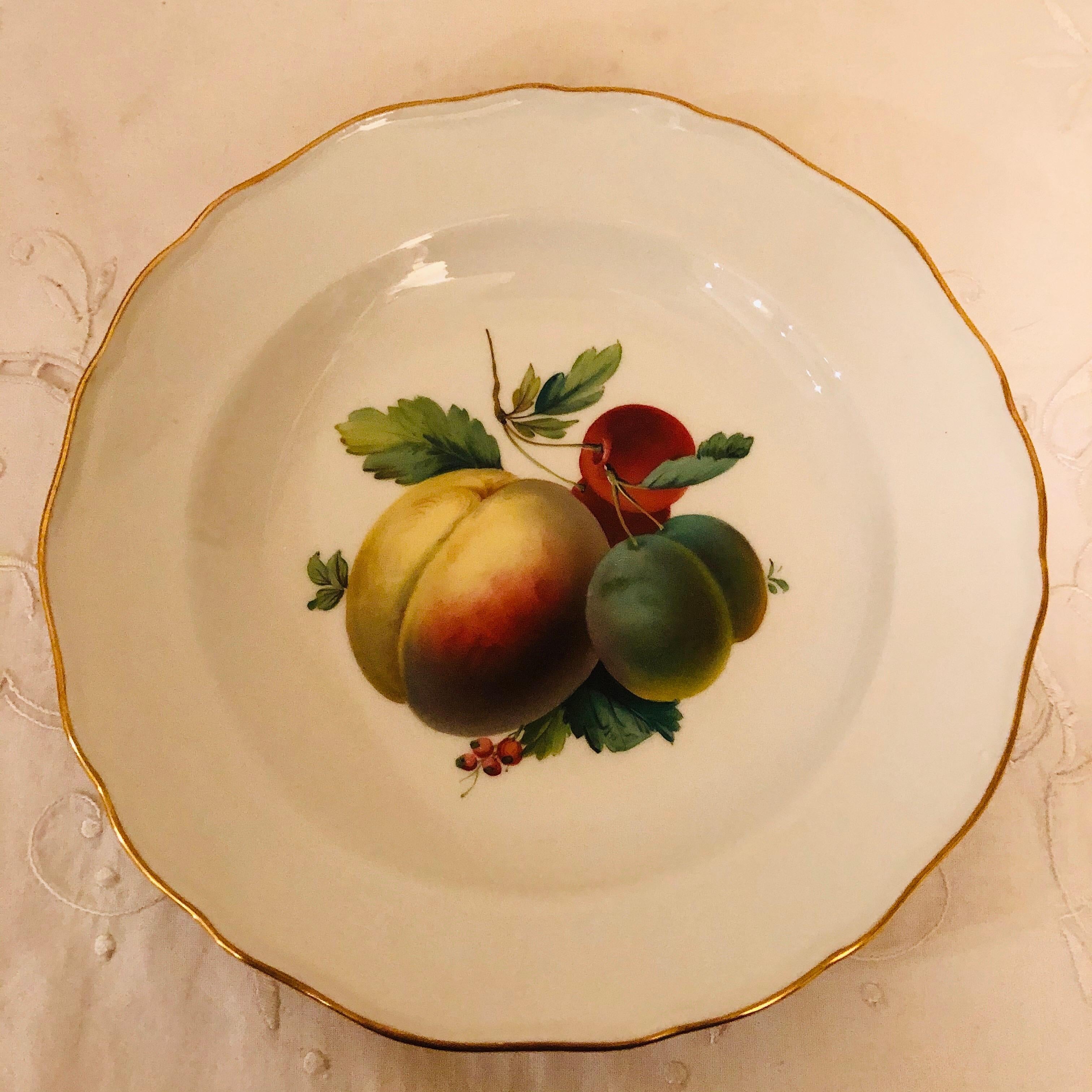 Victorien Ensemble de douze assiettes à dessert Meissen peintes de main de maître avec différents fruits en vente