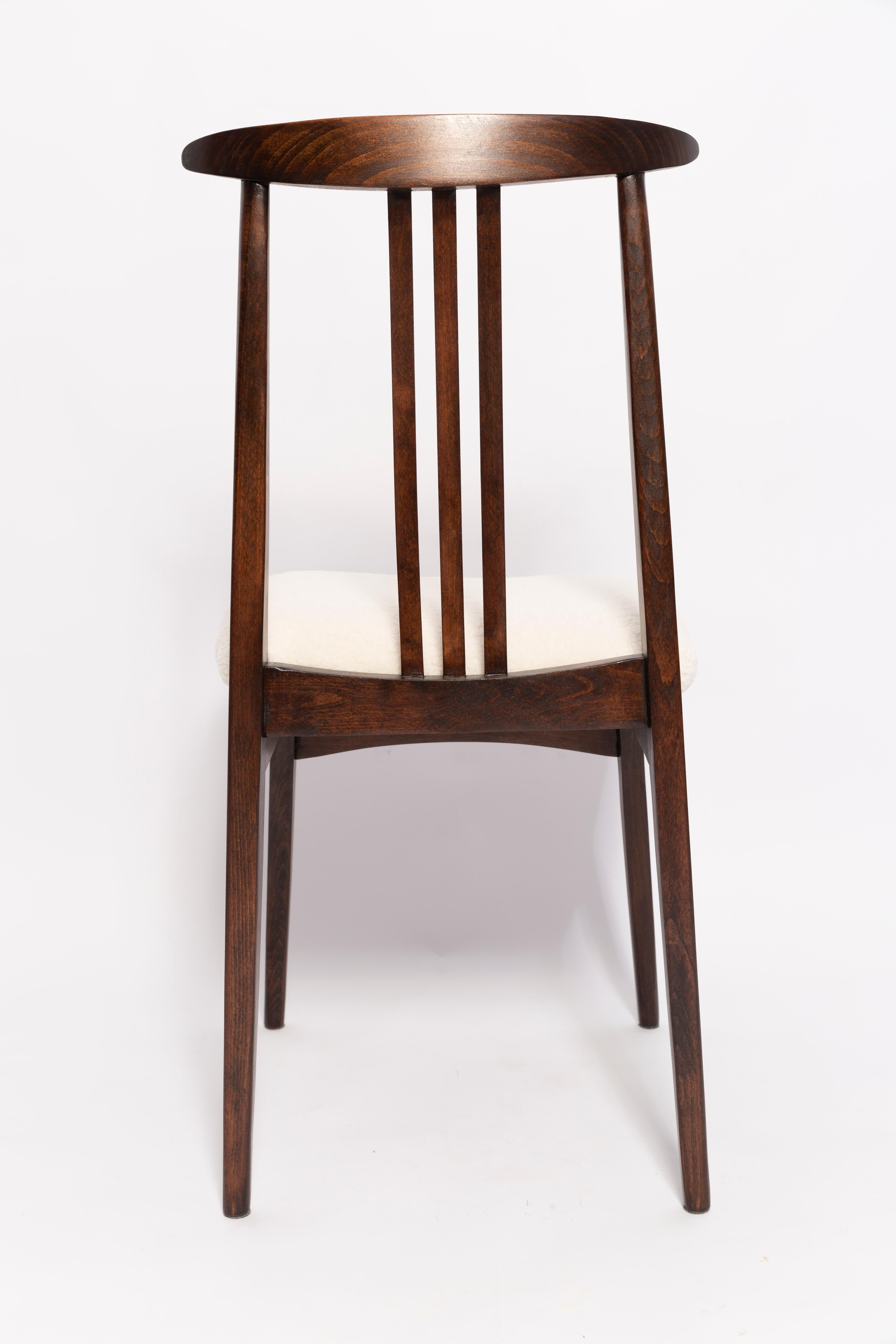 Set of Twelve Mid-Century Cream Boucle Chairs by M. Zielinski, Europe, 1960s In Excellent Condition For Sale In 05-080 Hornowek, PL