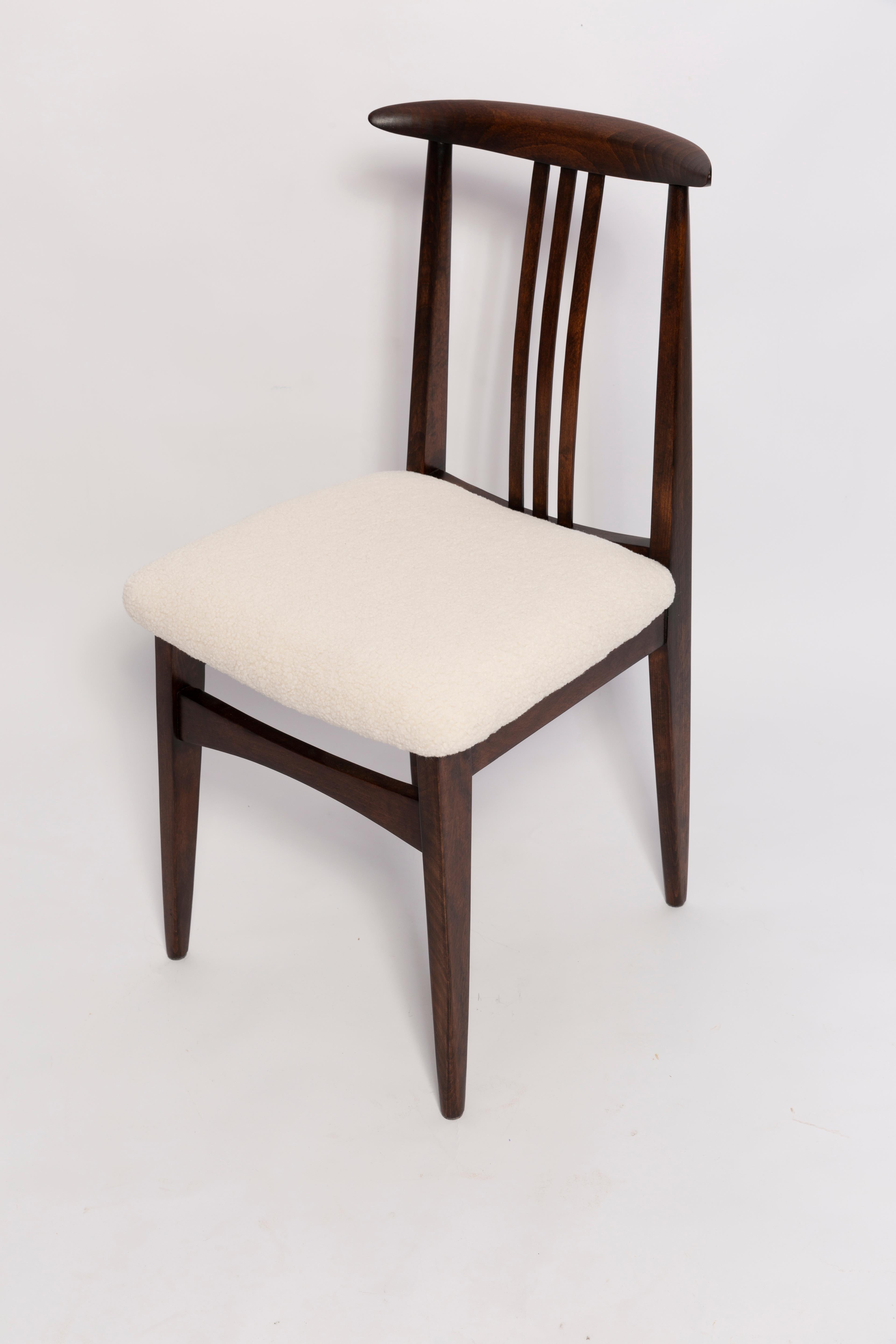Bouclé Set of Twelve Mid-Century Cream Boucle Chairs by M. Zielinski, Europe, 1960s For Sale