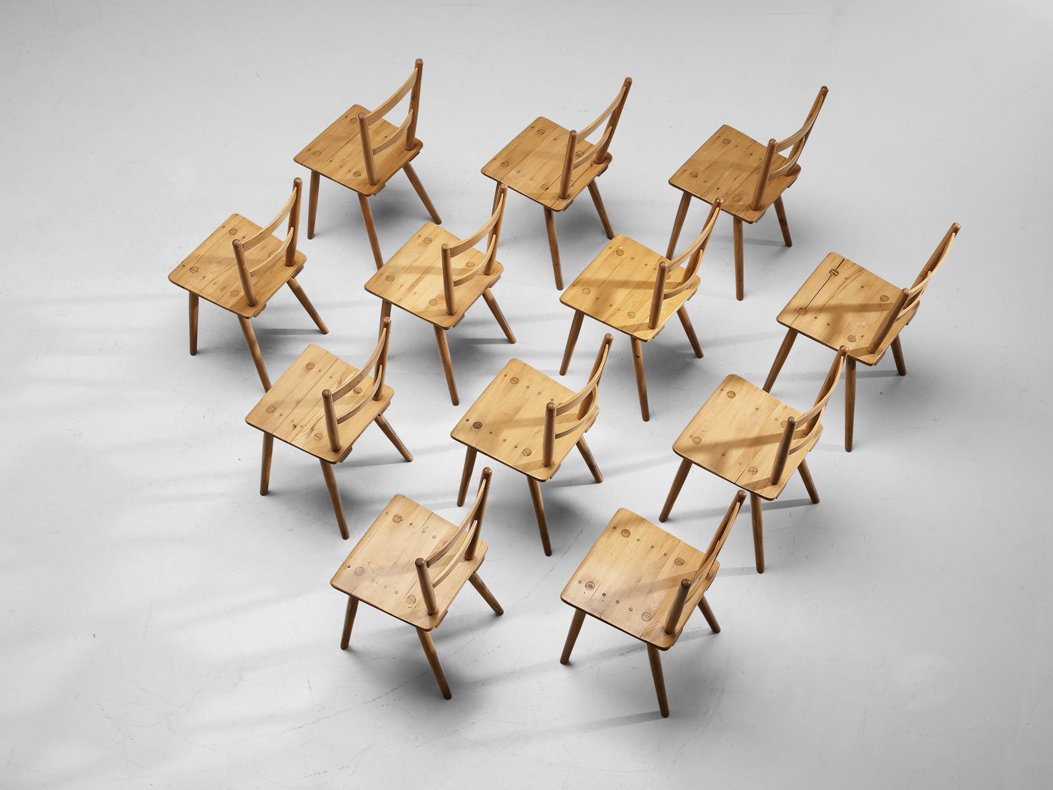 Mid-Century Modern Ensemble de douze chaises de salle à manger hollandaises du milieu du siècle dernier  en vente