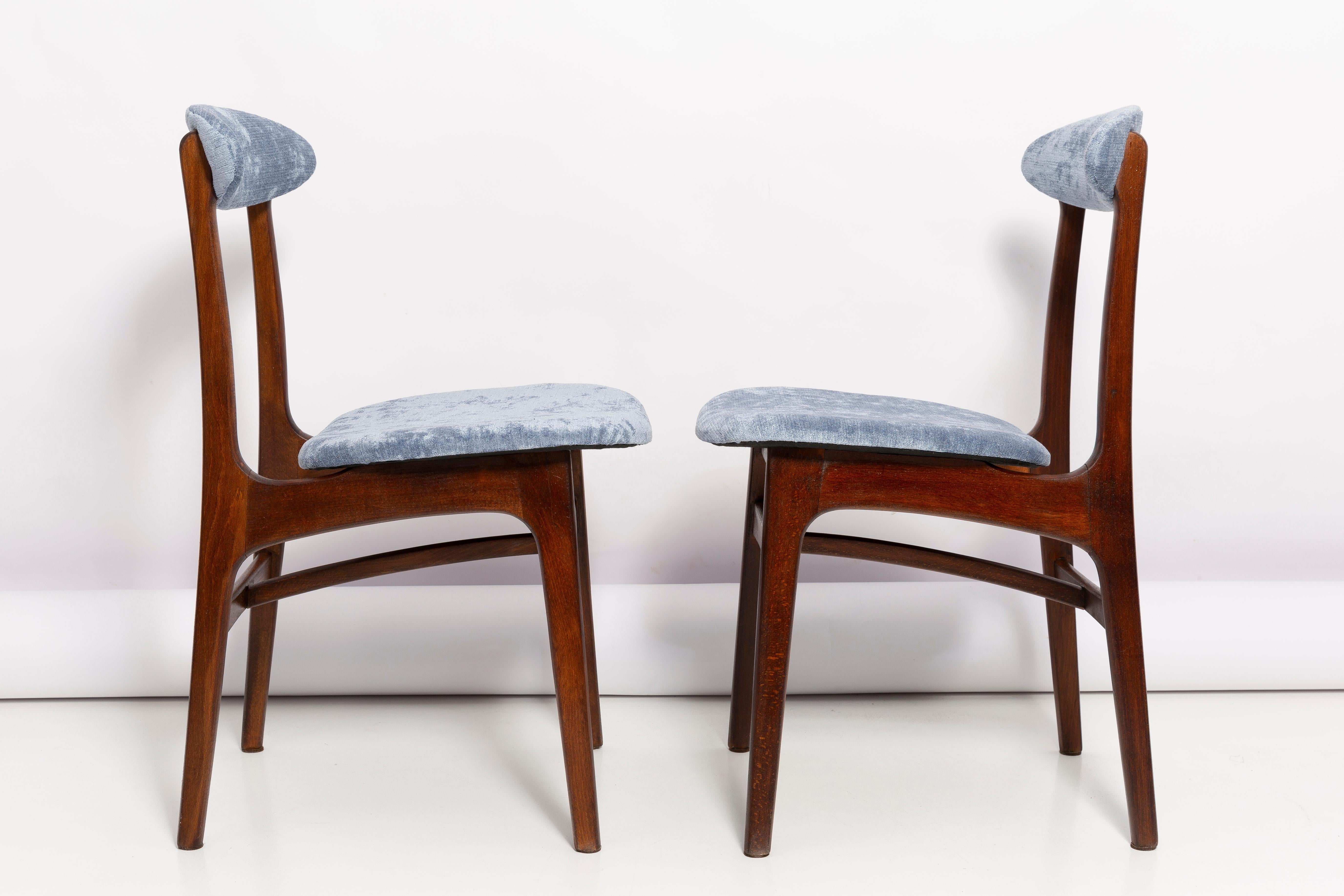 Hand-Crafted Set of Twelve Mid Century Lavender Velvet Chairs by Rajmund Halas, Poland, 1960s For Sale