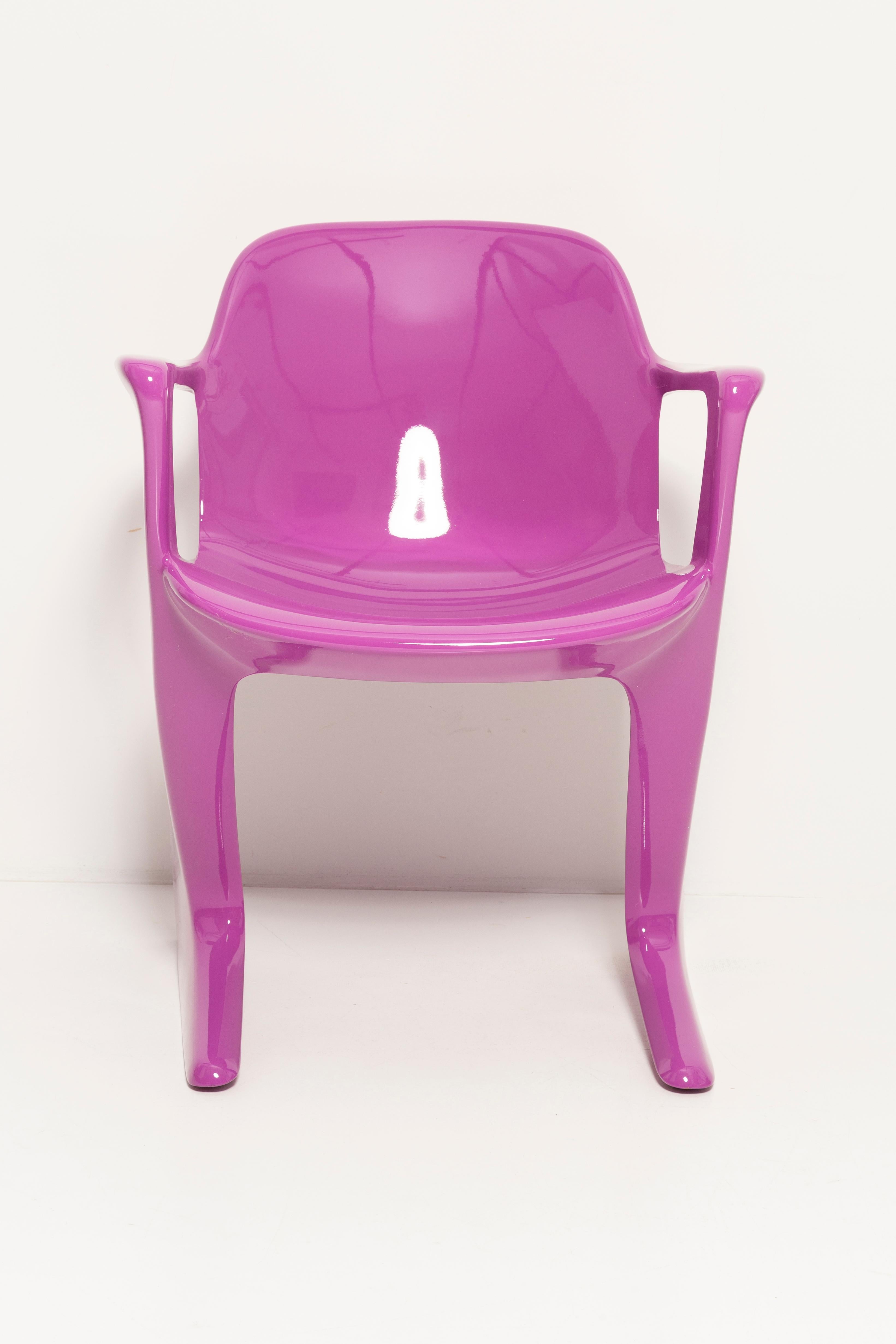 Fibre de verre Ensemble de douze chaises Kangourou violettes du milieu du siècle, par Ernst Moeckl, Allemagne, 1968 en vente