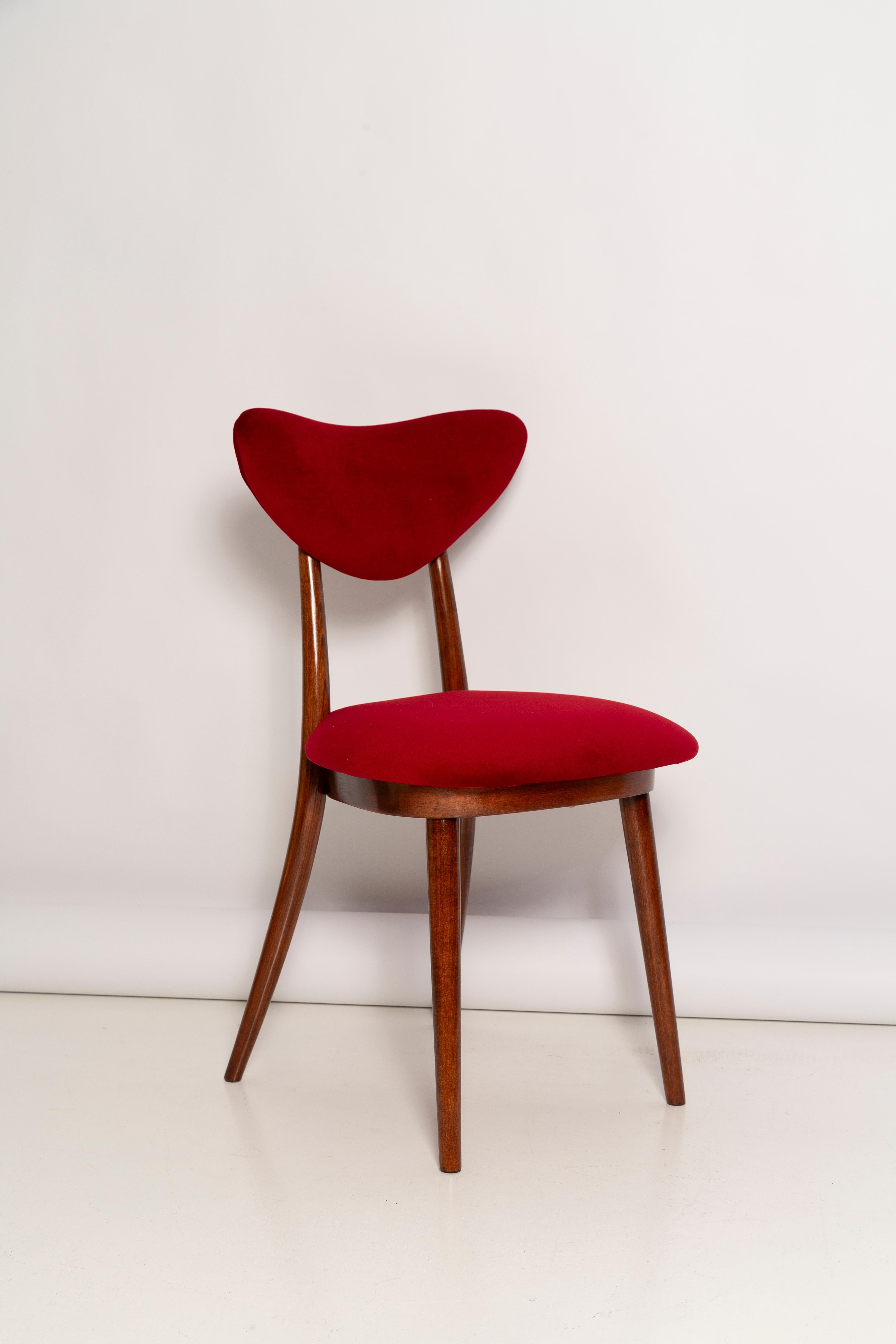 Velvet Set of Twelve Mid Century Red Heart Chairs, Poland, 1960s For Sale