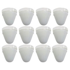 Set di dodici lampade in vetro di Murano di colore bianco latte di Leucos. Italia, anni '60.
