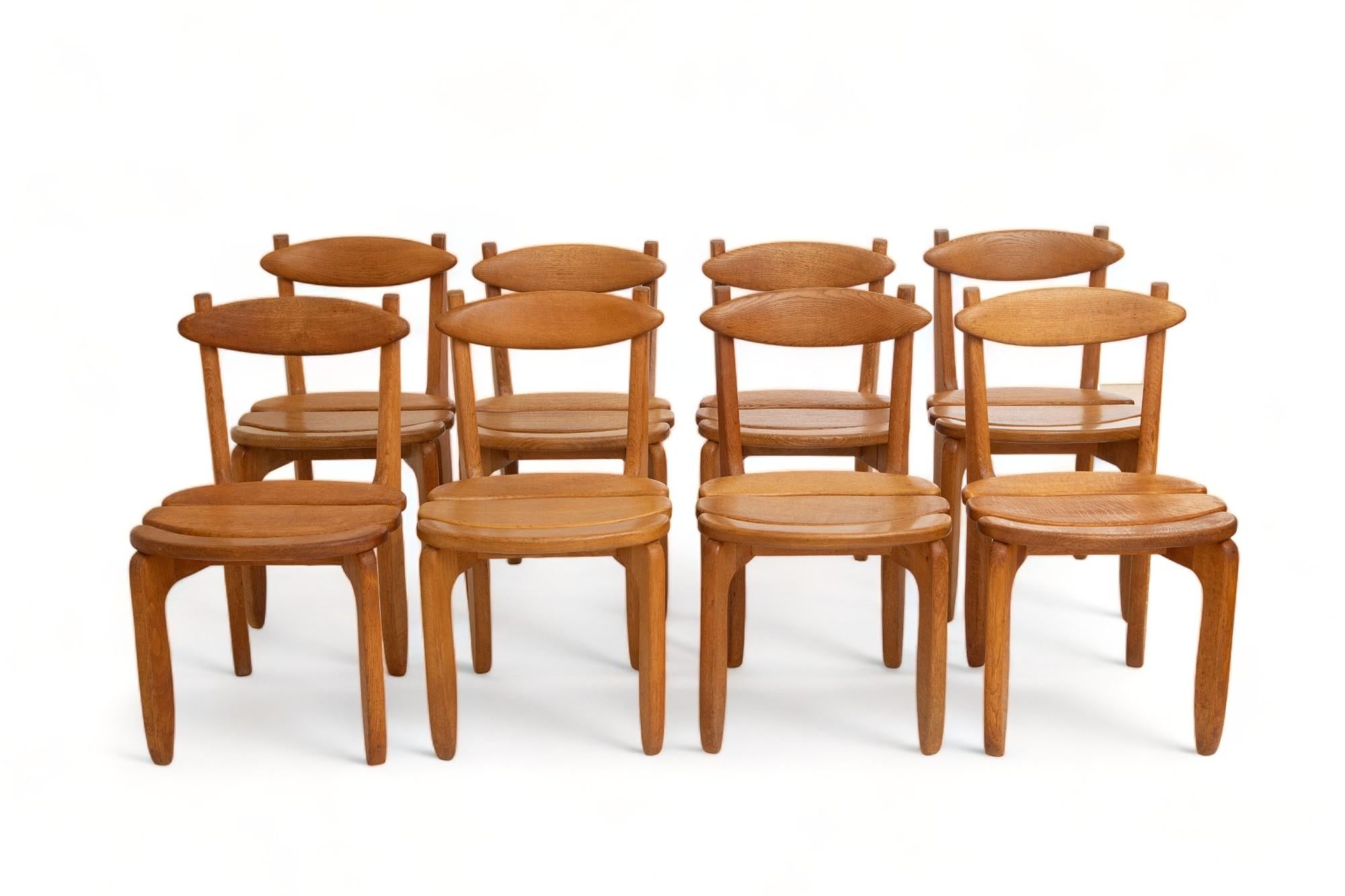 Set of twelve minimalist organic modern oak dining chairs Thierry model
By and documented Guillerme & Chambron
Edition Votre Maison
Model Thierry, France circa 1970
Oak shows a nice overall patina.
20 chairs available if larger set needed
Available