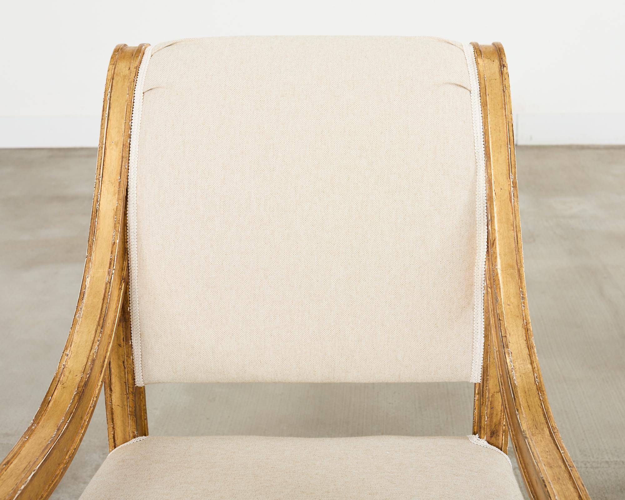 Zwölf Esszimmerstühle aus Giltholz im neoklassischen Louis-XVI-Stil im Angebot 10