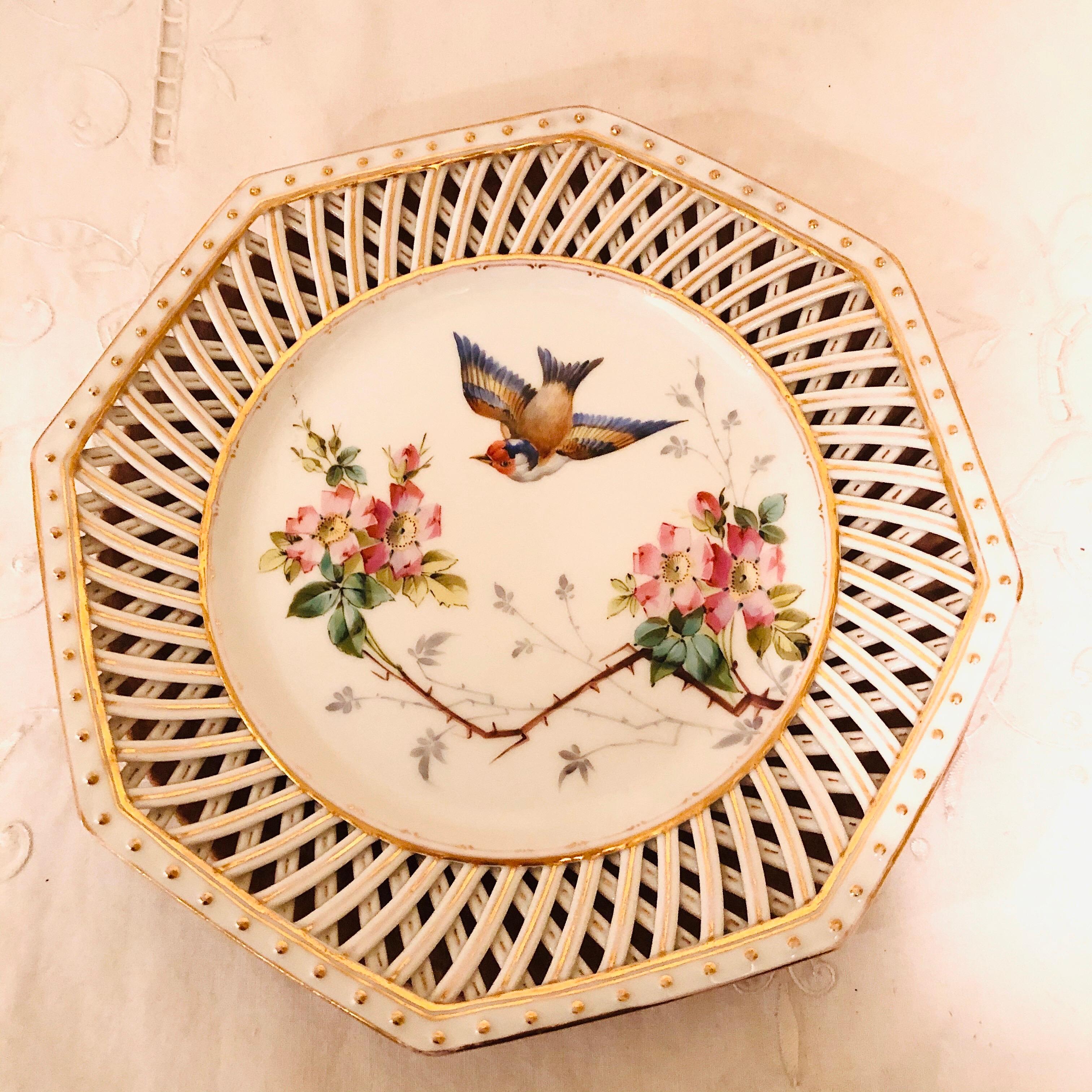 Ensemble de douze assiettes réticulées Pirkenhammer, chacune peinte de manière différente 4