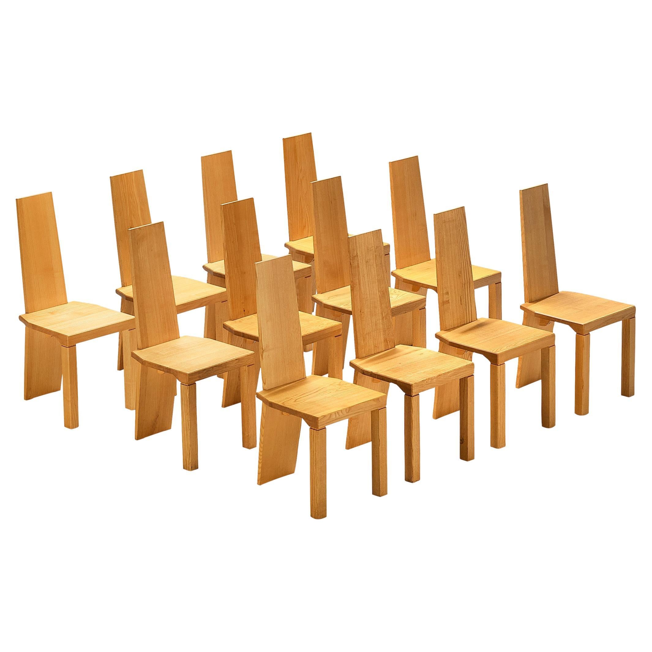 Set di dodici sedie da pranzo postmoderne in legno massiccio di frassino