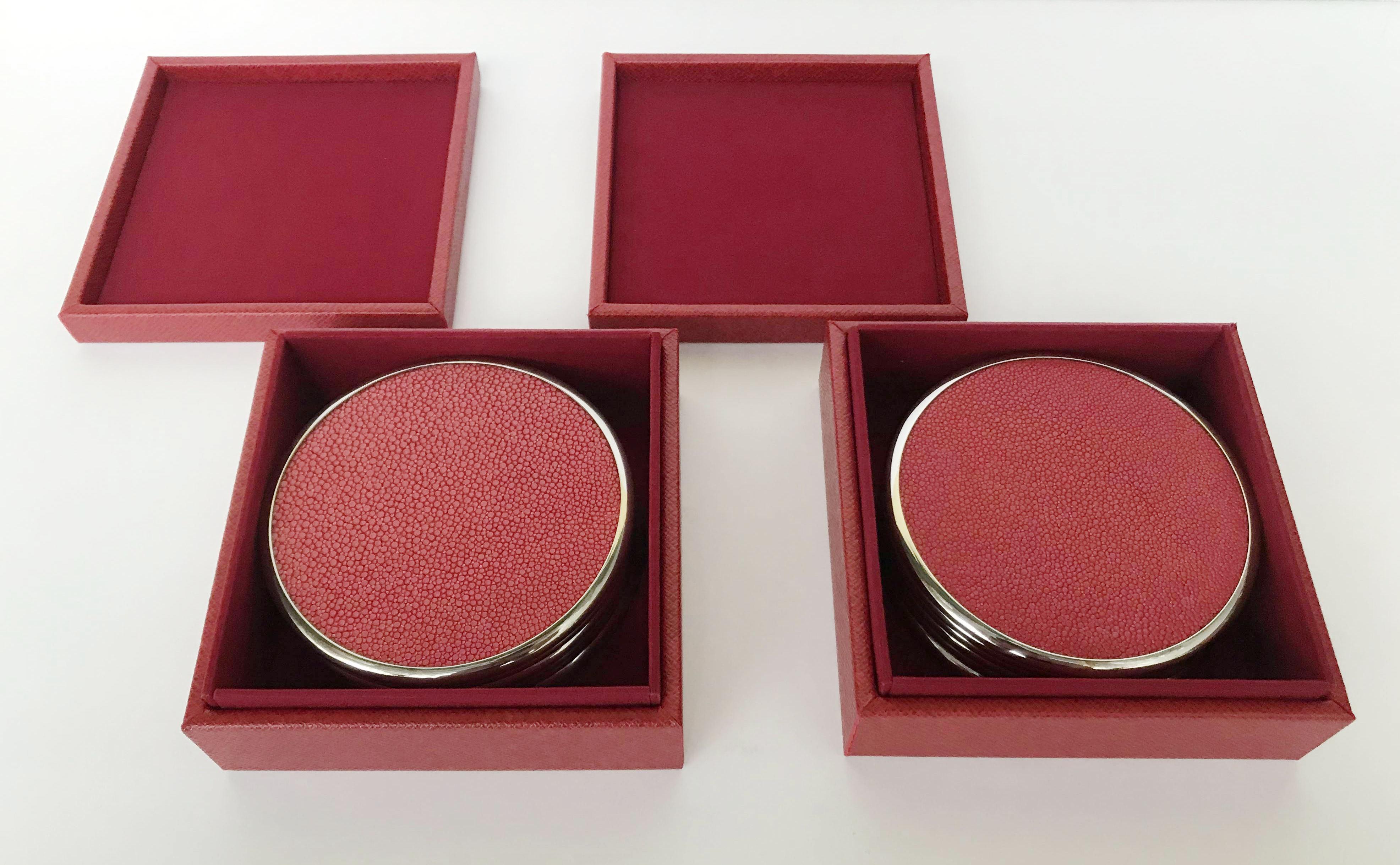 Set von zwölf roten Chagrin- Coasters aus Chagrinleder von Fabio Ltd im Angebot 1