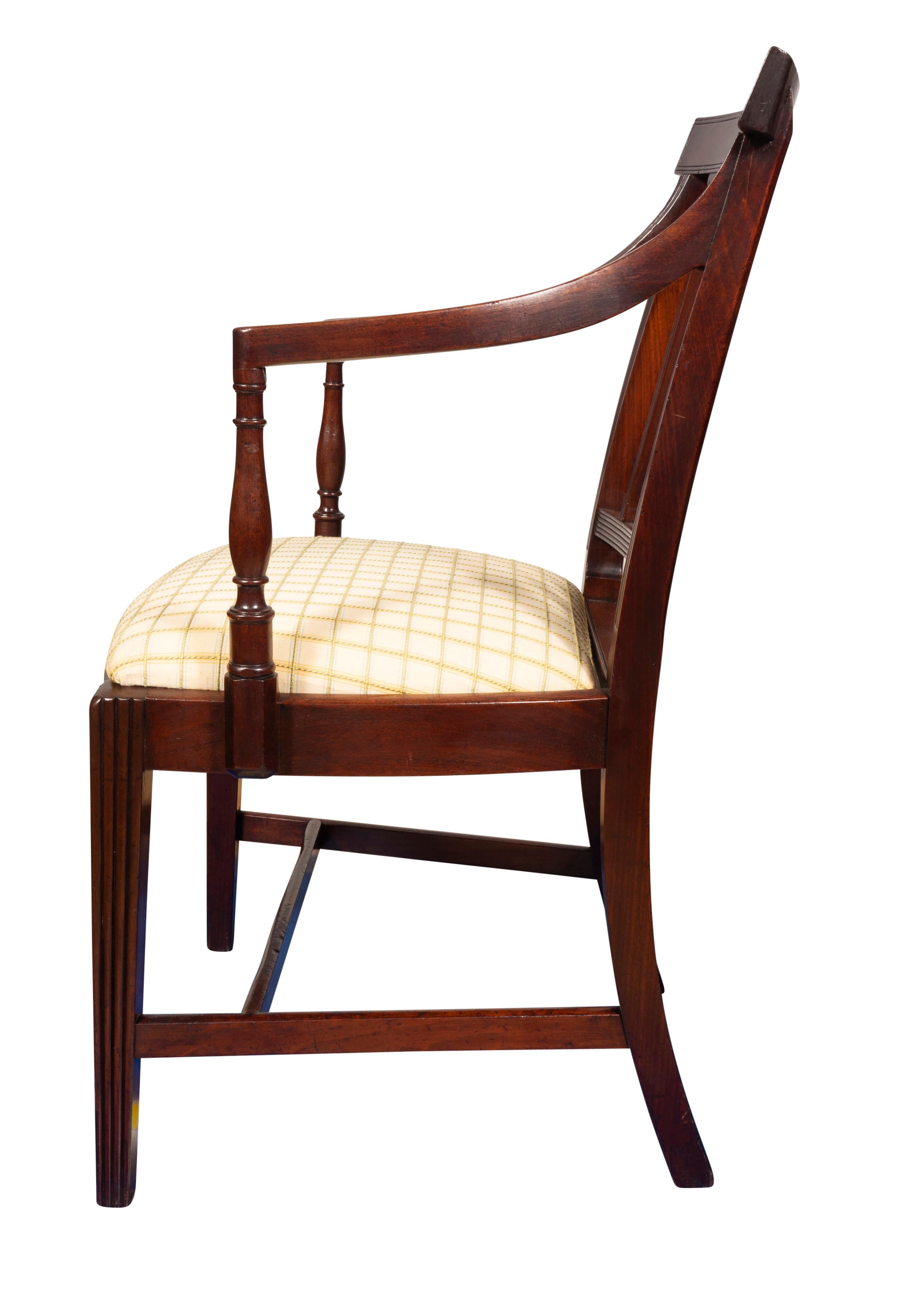 Acajou Set of Twelve Regency Mahogany Dining Chairs en vente