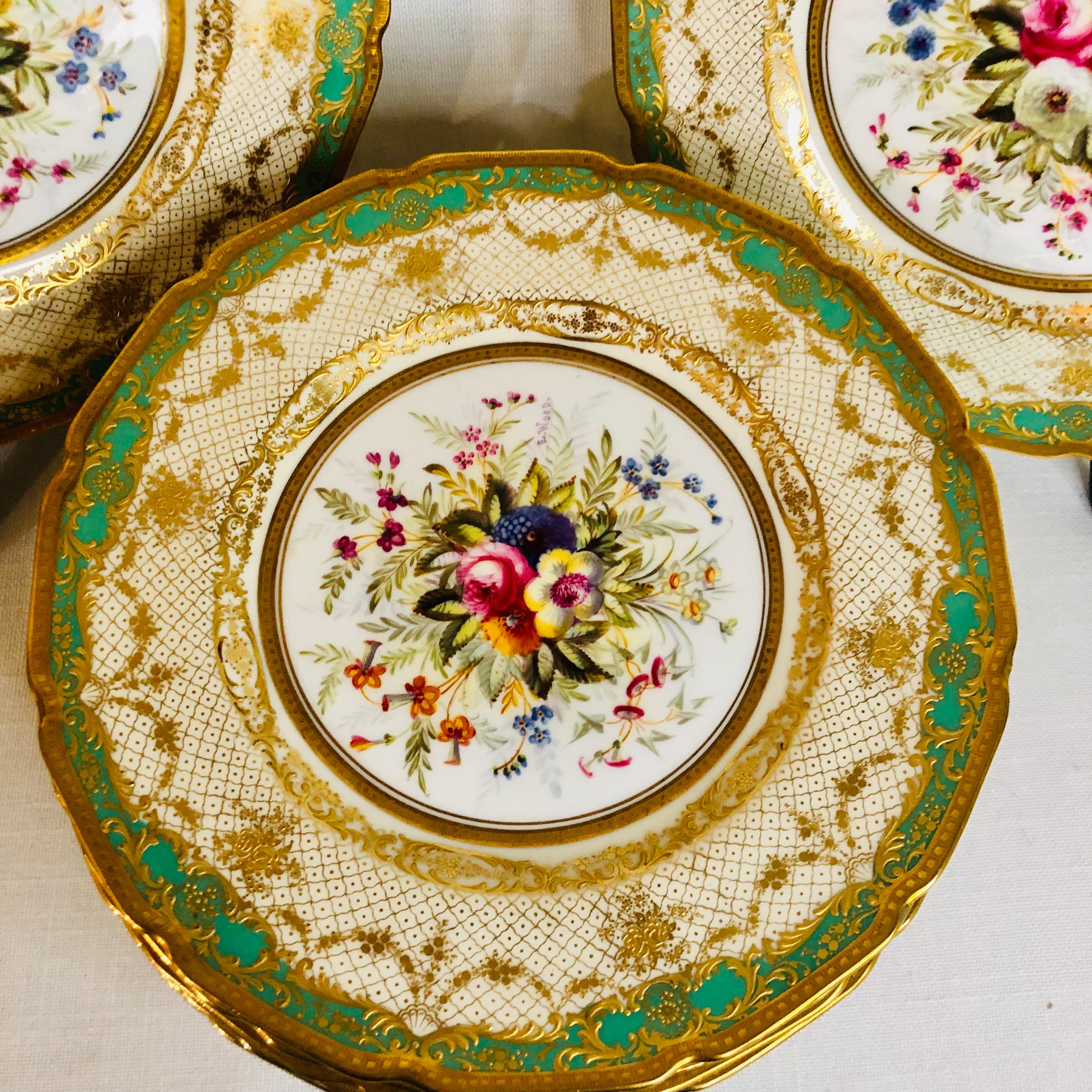Set von zwölf Royal Doulton-Tellern in Museumsqualität, je unterschiedlich bemalt (Belle Époque) im Angebot