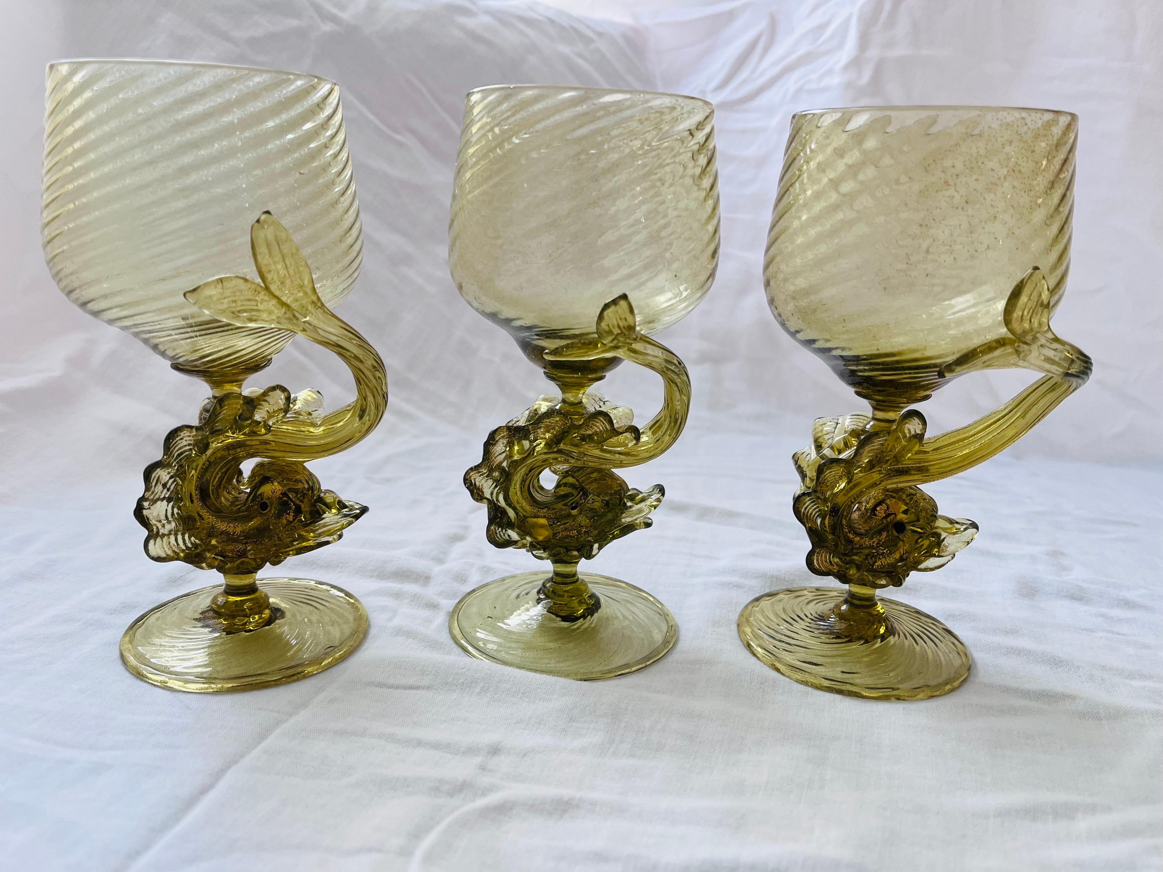 20th Century Set of Twelve Salviati Style Venetian Murano Glass Dolphin Water or Wine Goblets