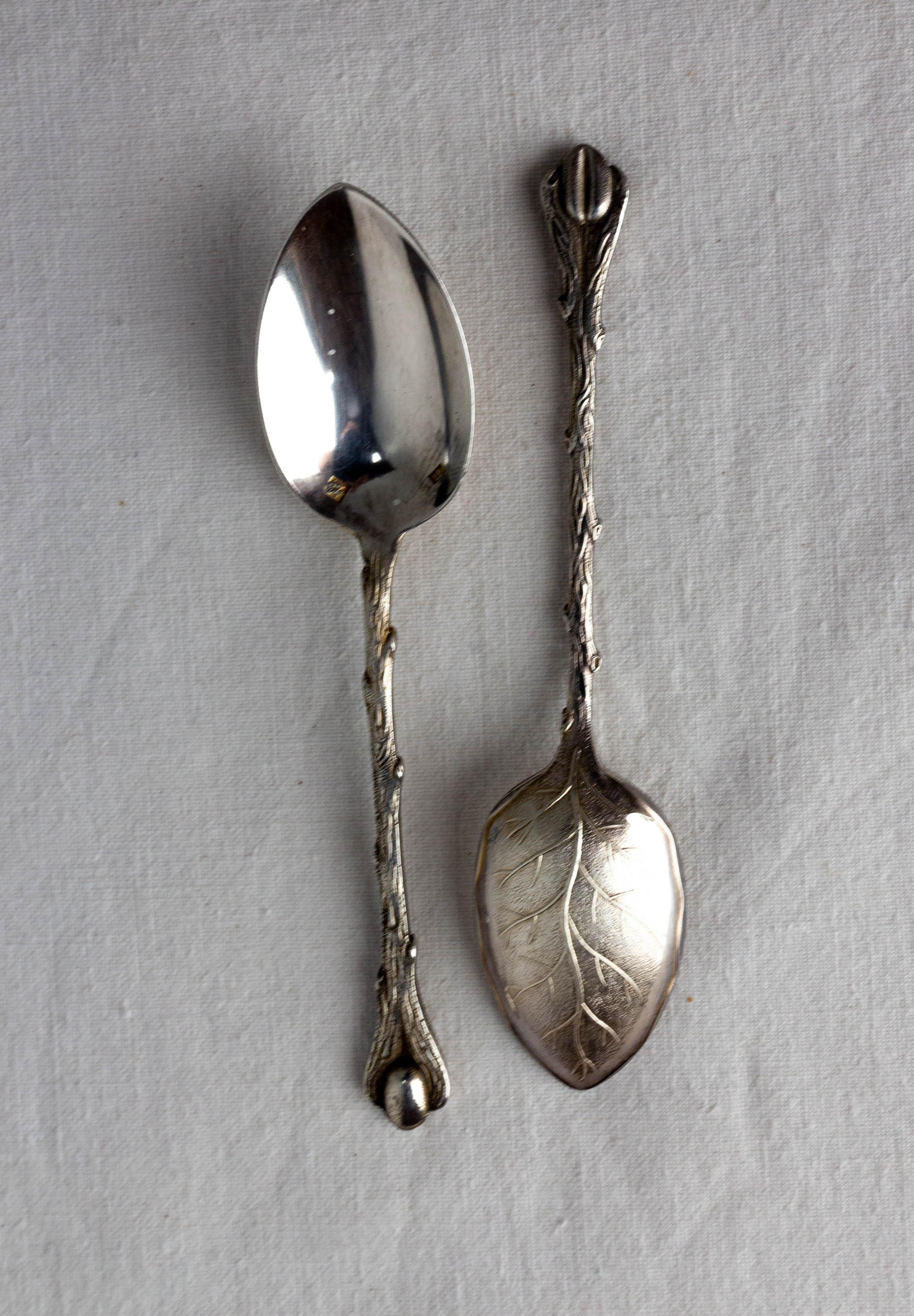 French Set of Twelve Silver Metal Coffee Spoons Tree-Leaf-Shaped, France, Mid-Century For Sale