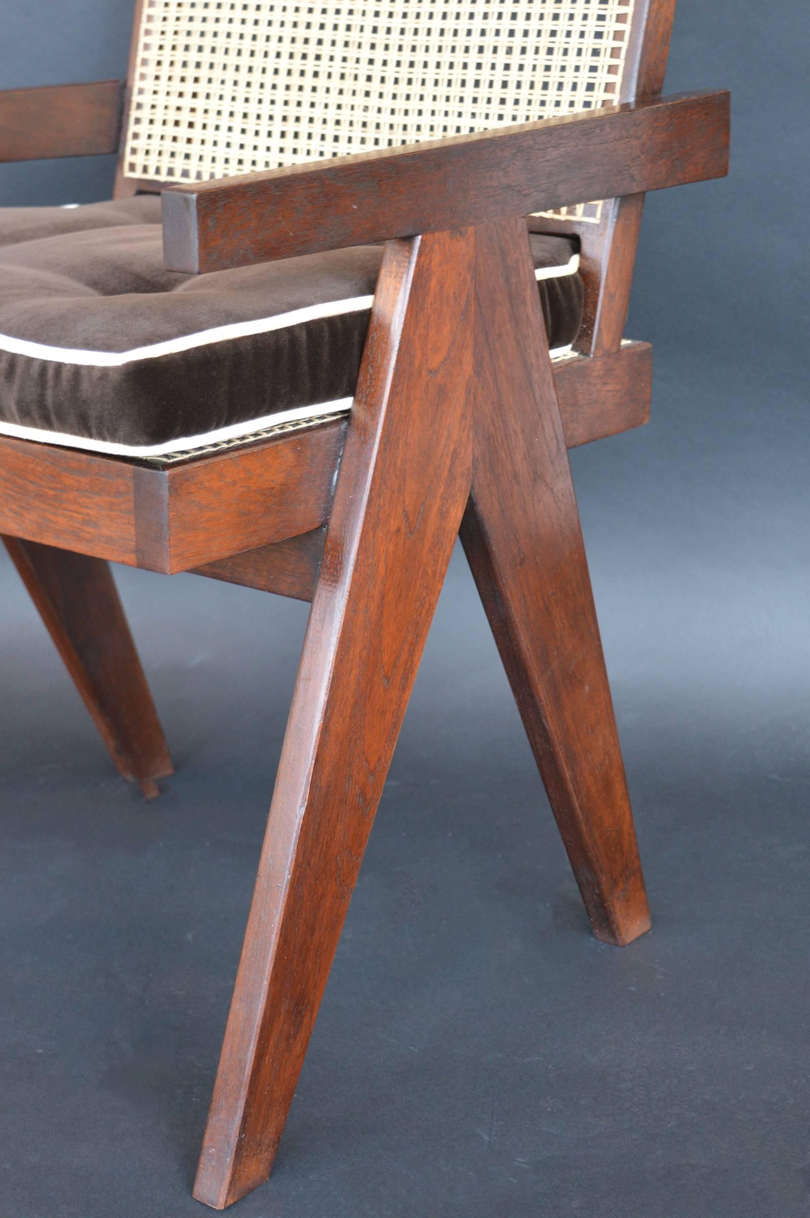 Indian Set of 6 Teak Chairs in the Style of Pierre Jeanneret