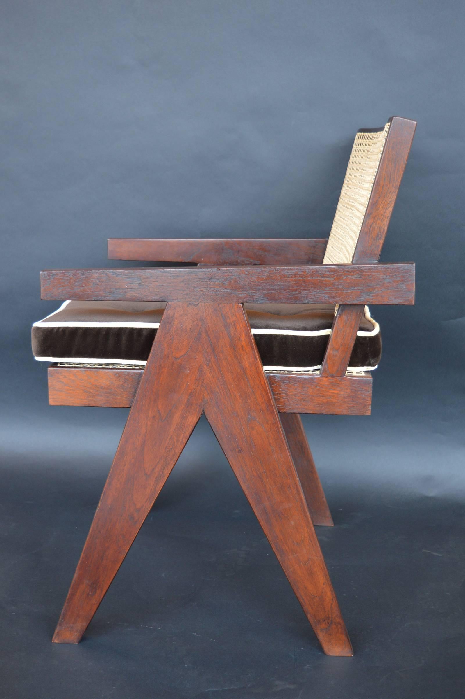 20th Century Set of 6 Teak Chairs in the Style of Pierre Jeanneret