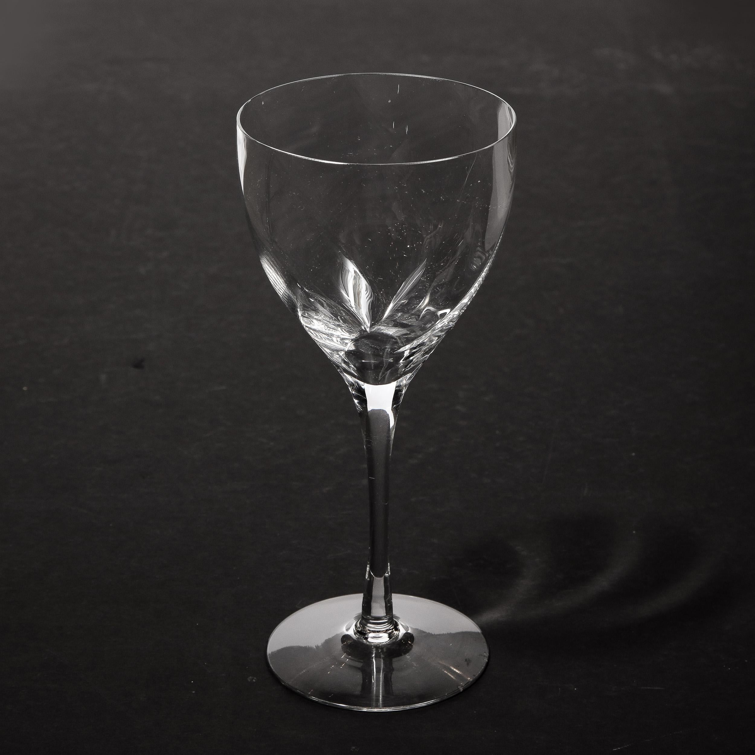 Set von zwölf strukturierten, durchscheinenden Transluzenten Kristall-Wein-/Wassergläsern von Tiffany & Co. im Angebot 3