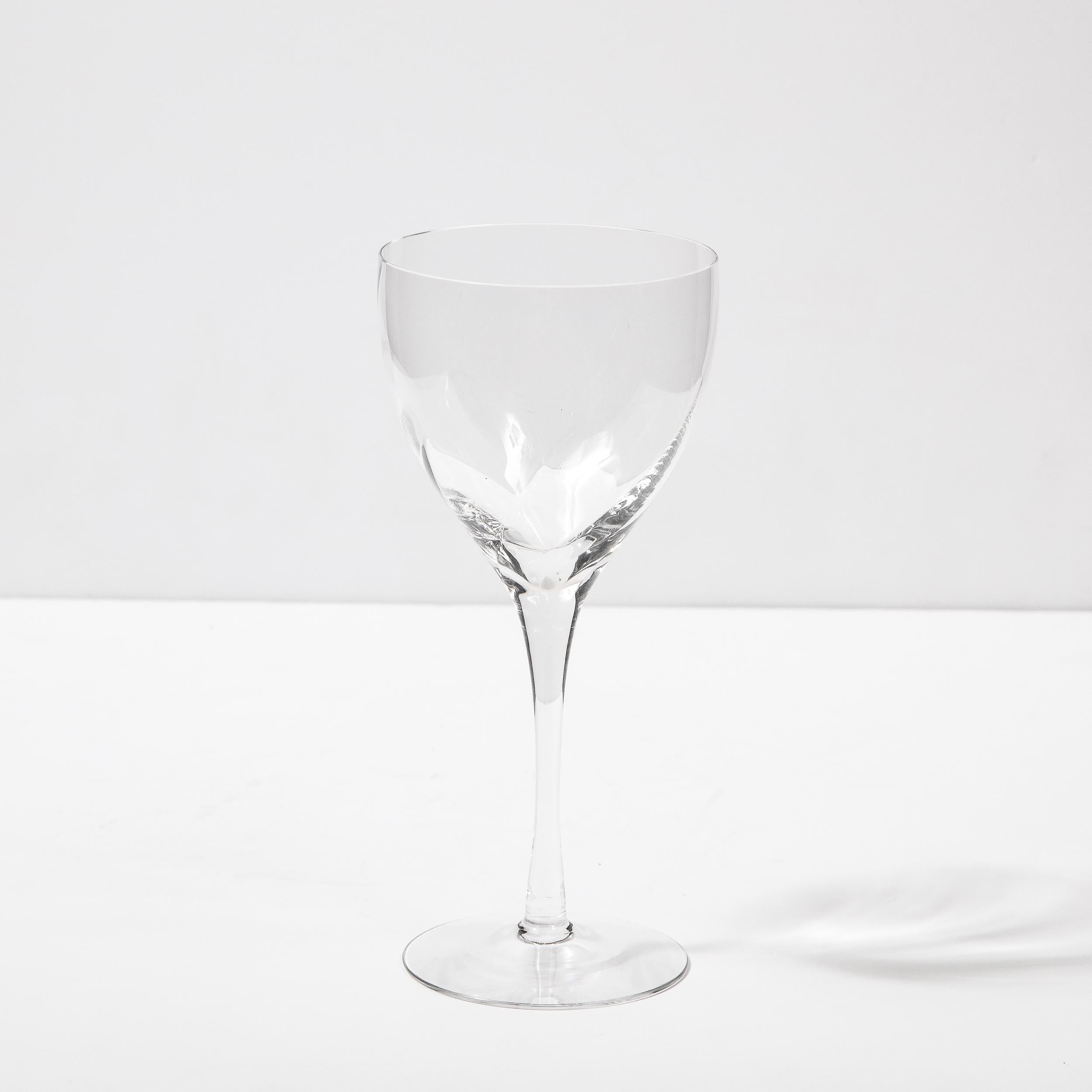 Set von zwölf strukturierten, durchscheinenden Transluzenten Kristall-Wein-/Wassergläsern von Tiffany & Co. (Moderne) im Angebot