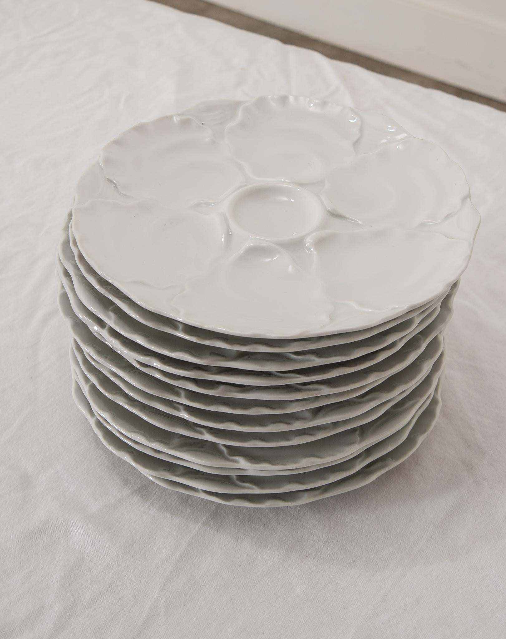 Porcelain Set of Twelve Vintage Hutschenreuther Oyster Plates For Sale