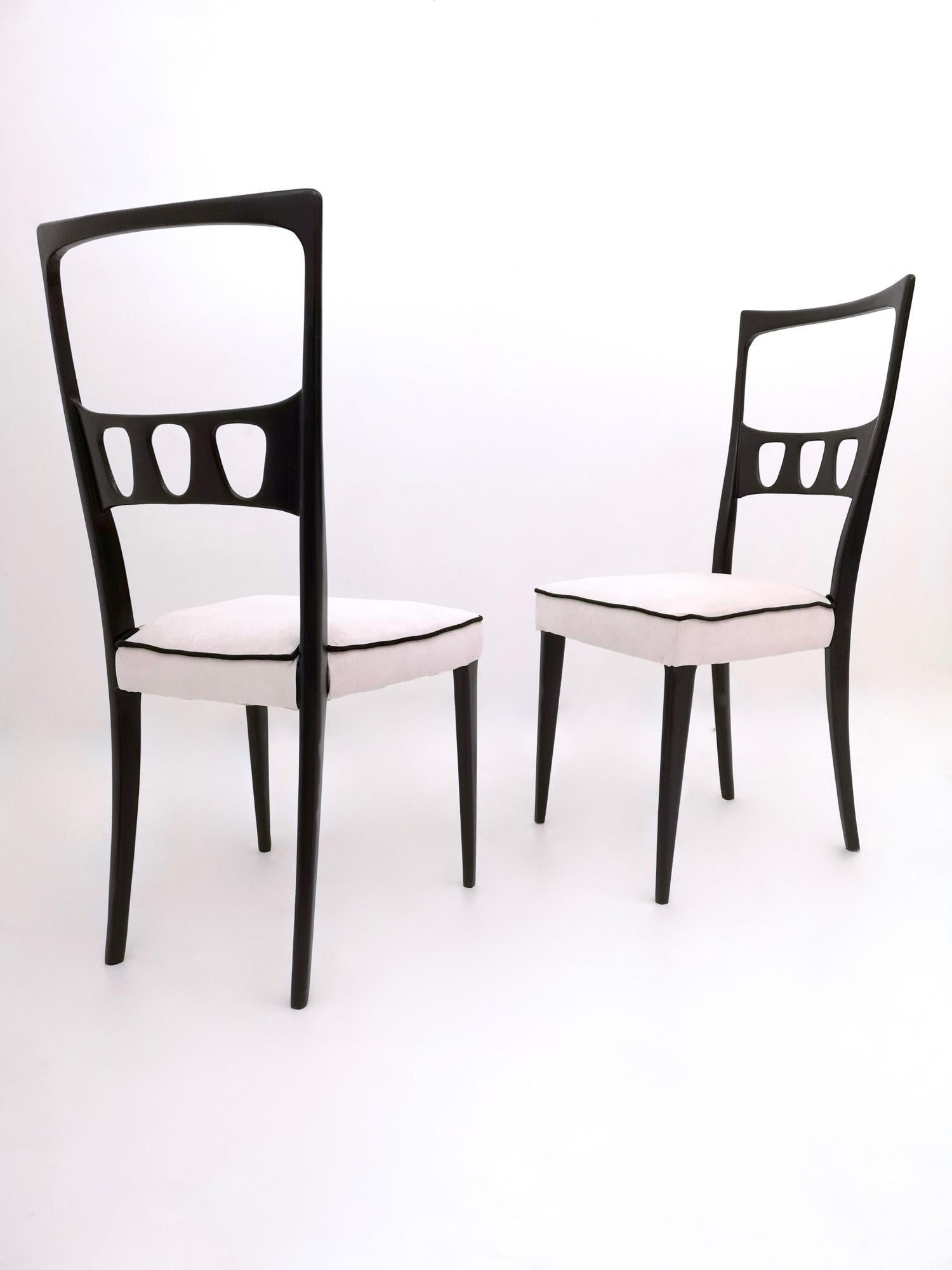 Set of Twelve Vintage Dining Chairs with White Velvet Upholstery, Italy In Excellent Condition In Bresso, Lombardy