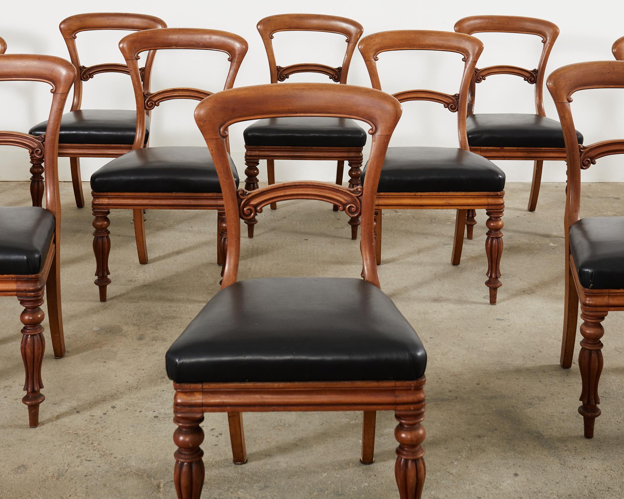 Set of Twelve William IV Mahogany Leather Dining Chairs In Good Condition For Sale In Rio Vista, CA